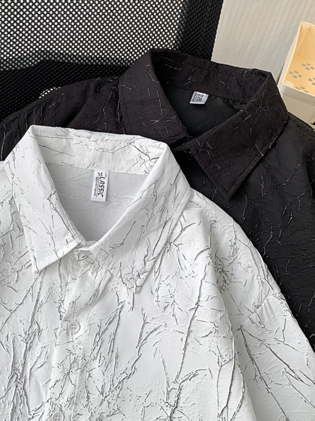 Áo sơ mi jacquard thiết kế dành cho nam, dáng rộng, áo sơ mi ngắn tay vải lụa mỏng mùa hè, phong cách Hàn Quốc thời thượng, áo kiểu mát mẻ và sành điệu.