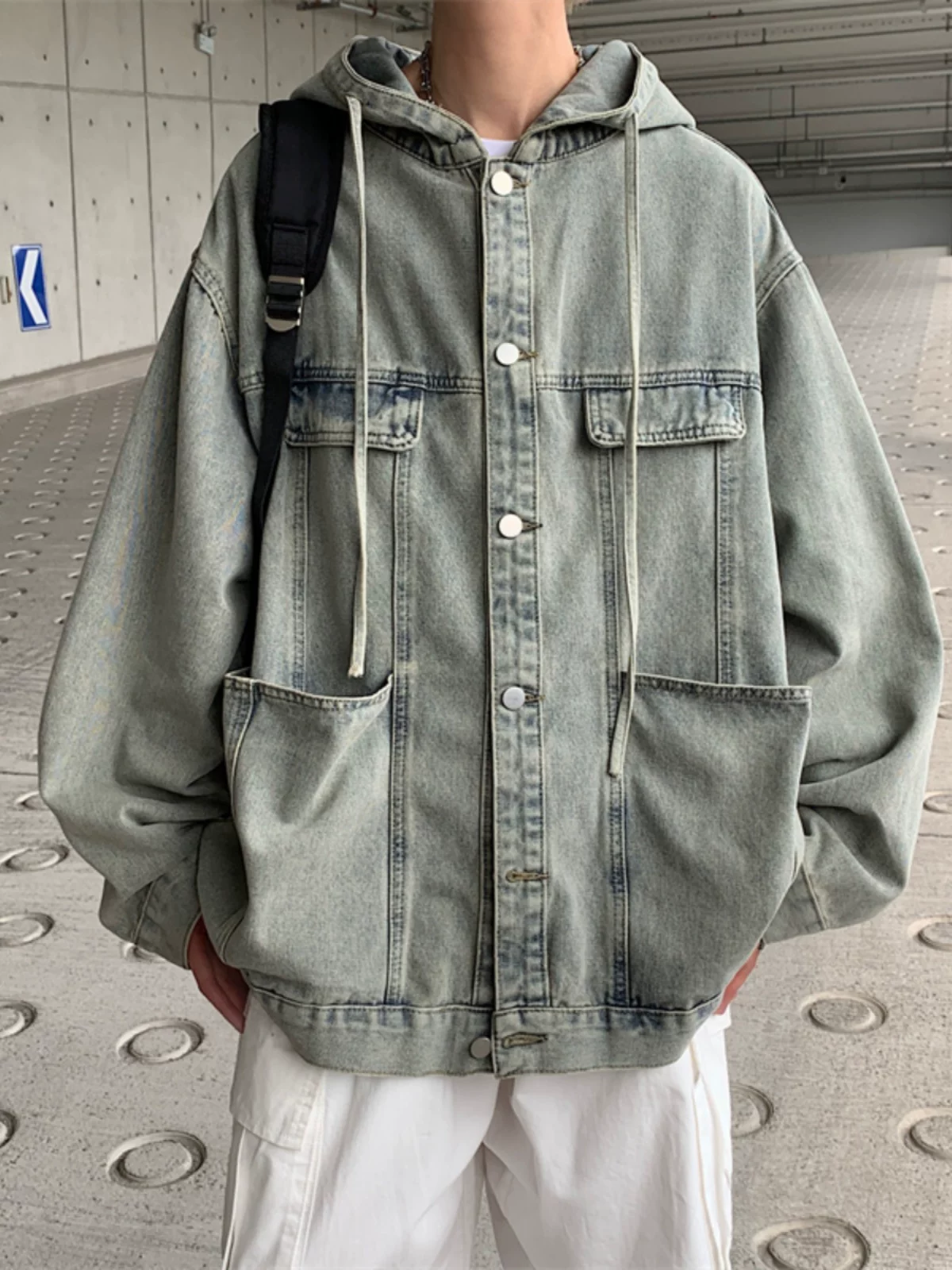 Áo khoác denim đường phố cao cấp dành cho nam giới hợp thời trang kiểu Mỹ cổ điển retro áo khoác mùa xuân và mùa thu quần áo bảo hộ lao động có mũ trùm đầu rộng rãi