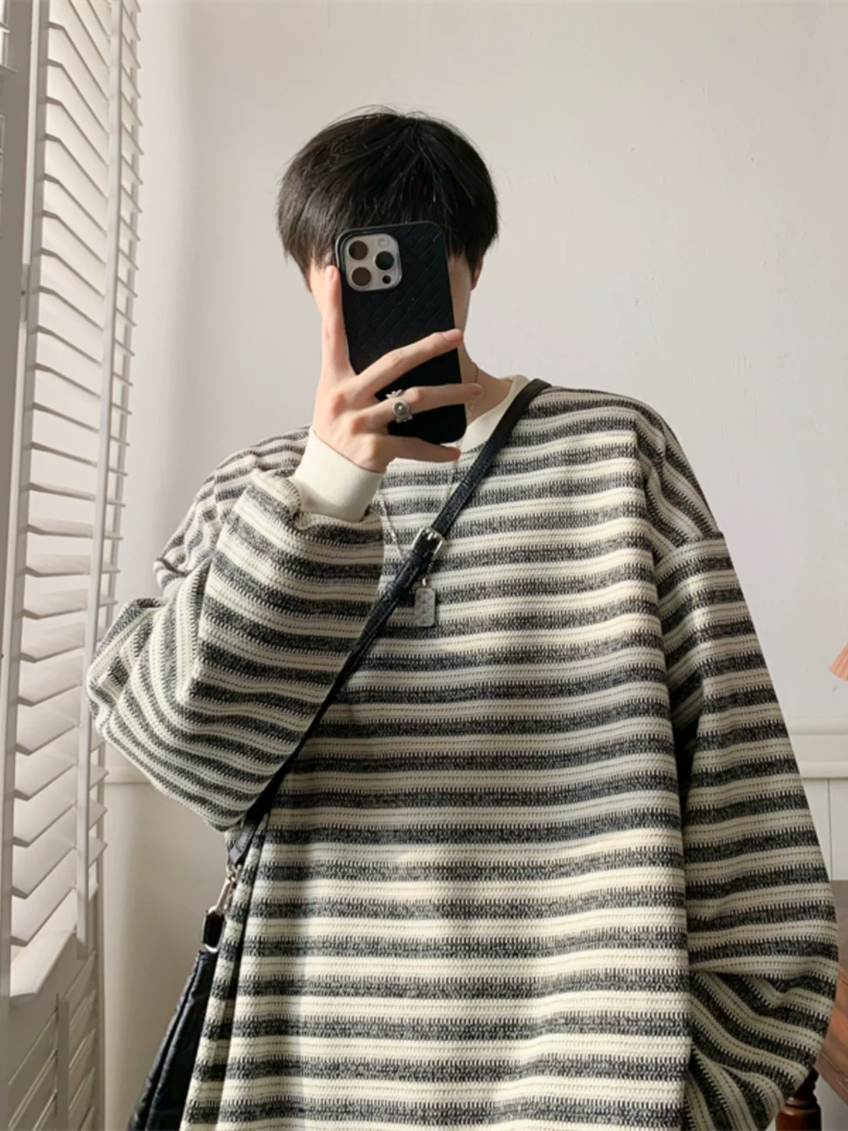 Áo nỉ cổ tròn kẻ sọc dày dặn dành cho nam, áo thun cơ bản kiểu Mỹ mùa thu, áo thun dài tay dáng rộng hợp thời trang dành cho cặp đôi.