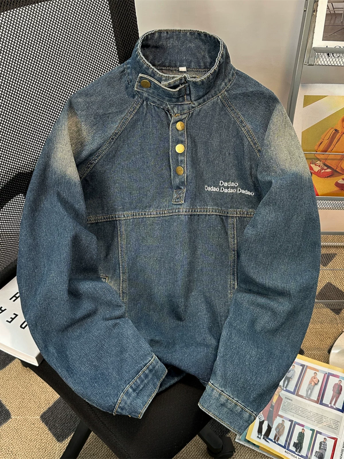 Áo khoác denim thời thượng dành cho nam, mùa xuân thu, phong cách retro Mỹ, chất liệu dày dặn, dáng rộng, áo khoác kiểu vintage cổ đứng.