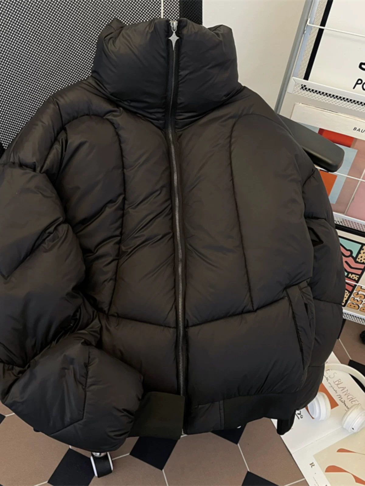 Áo khoác bông ngắn kiểu dáng phá cách dành cho nam, áo khoác phao cổ cao dày dặn mùa đông, áo khoác bông ấm áp phong cách Mỹ rộng rãi, thời thượng, thương hiệu nổi tiếng.