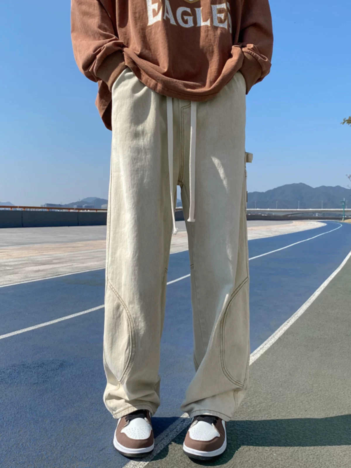 Quần jeans phong cách retro Mỹ dành cho nam, mùa xuân và mùa thu, quần công sở đã qua xử lý làm cũ và tạo hiệu ứng rách, quần ống đứng rộng rãi, hợp thời trang, phong cách đường phố.