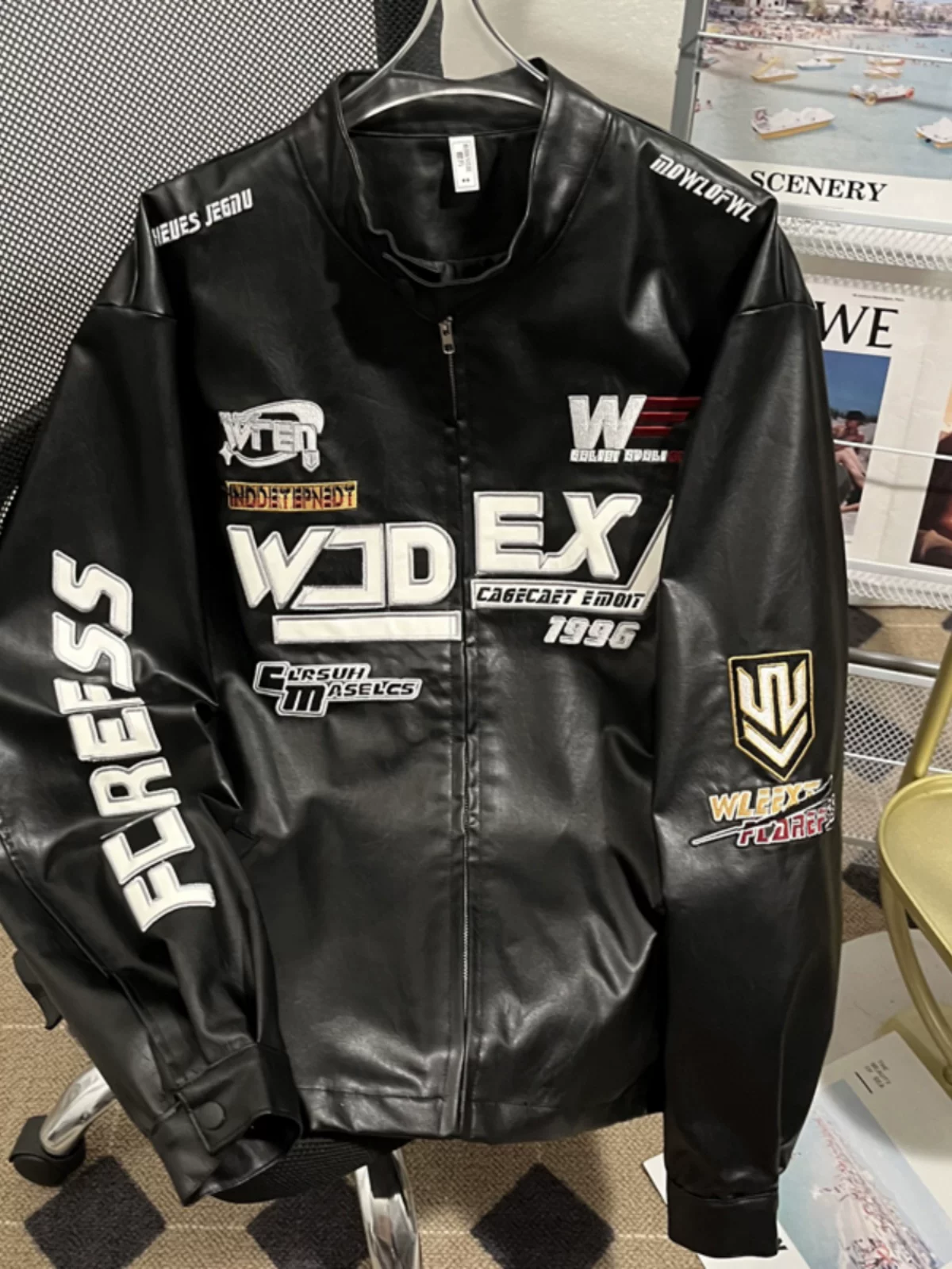 Áo khoác da PU cổ đứng thêu họa tiết dành cho nam, áo khoác da kiểu Mỹ cleanfit mùa xuân thu, thương hiệu thời thượng, dáng rộng, áo khoác biker cá tính.