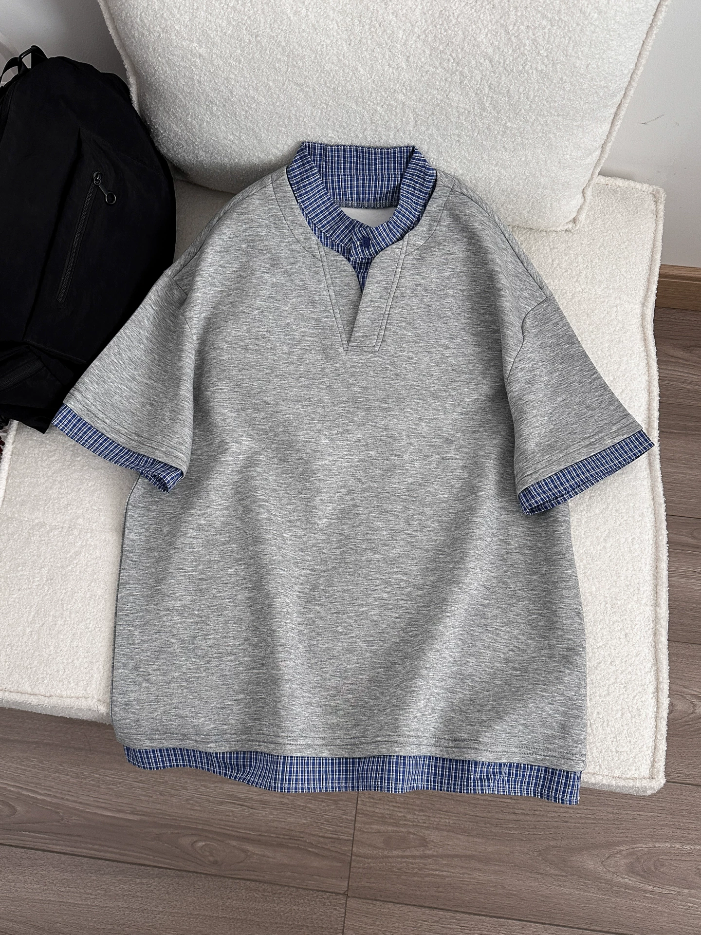 Áo polo giả hai mảnh cổ chữ V phong cách Mỹ dành cho nam và nữ, áo chắp vá rộng rãi mùa hè, áo thun nửa tay cao cấp thương hiệu thời thượng.