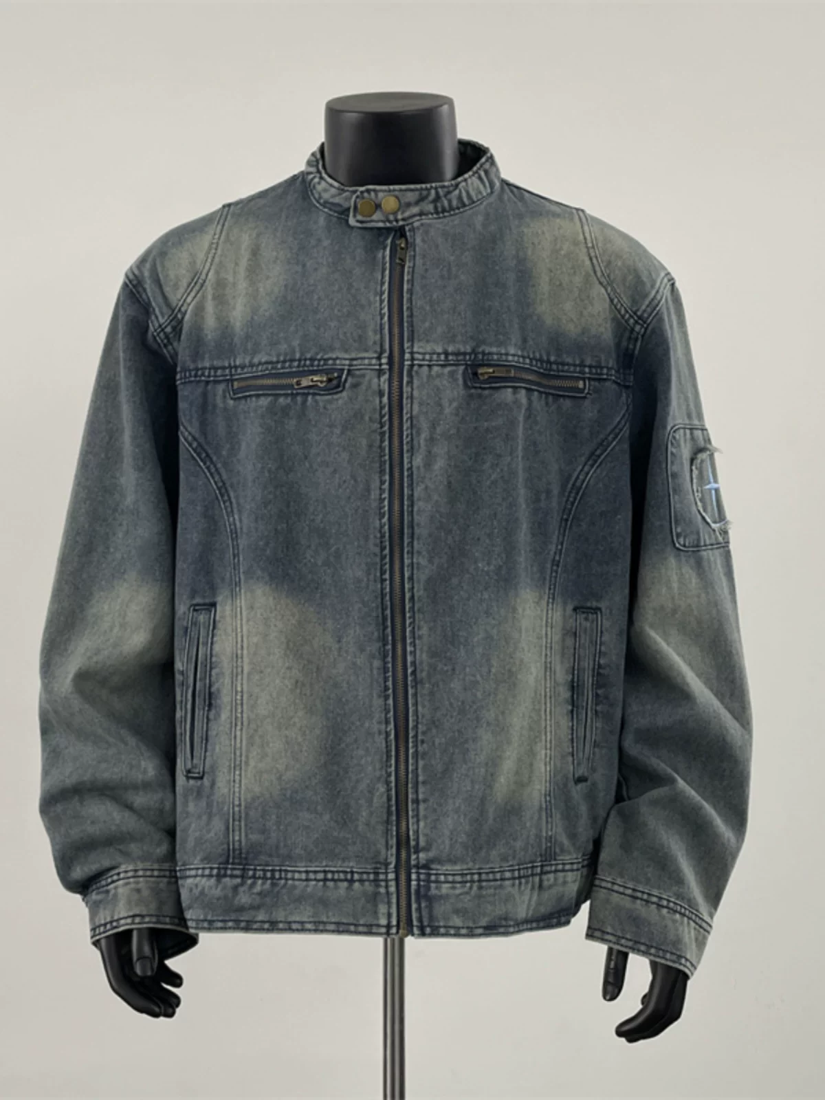 Áo khoác denim cổ đứng phong cách cổ điển kiểu Mỹ dành cho nam, mùa xuân và mùa thu, áo khoác công sở cá tính, áo khoác biker ngắn rộng rãi hợp thời trang.