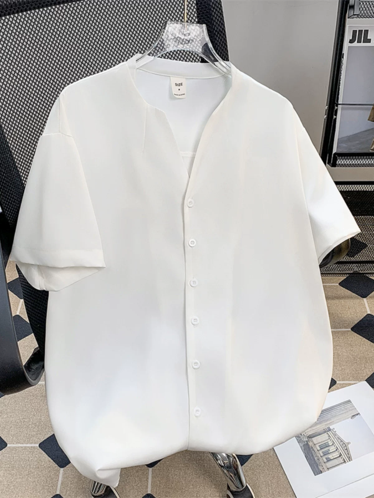 Áo sơ mi nam không cổ tay ngắn, thiết kế độc đáo, áo kiểu mát mẻ và sành điệu, áo sơ mi lụa băng dáng rộng hợp thời trang mùa hè.