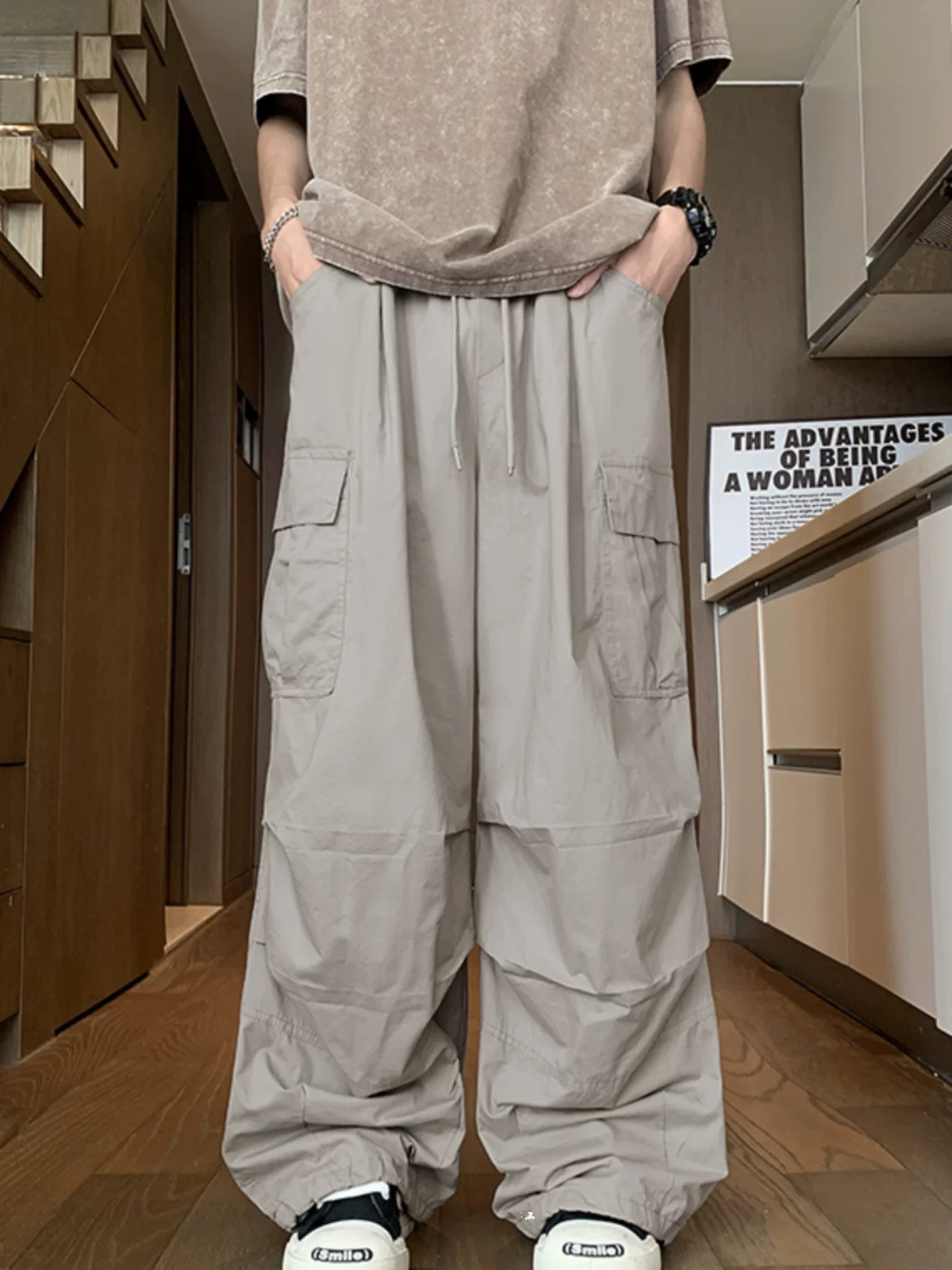 Quần thể thao hip-hop phong cách Mỹ thời thượng dành cho nam, quần cargo dù mỏng nhanh khô mùa hè, quần dài ống rộng thoải mái.