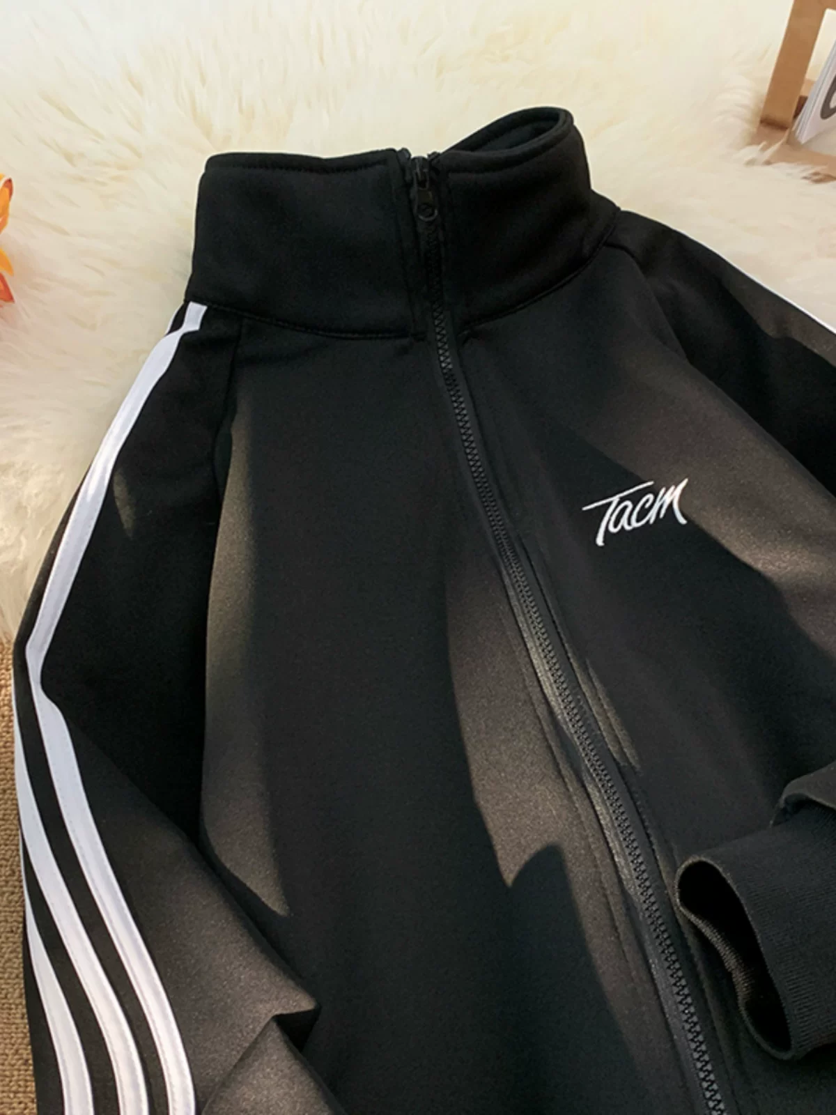 Áo len cardigan ba sọc kiểu Mỹ dành cho nam, cổ đứng, áo khoác thể thao dáng rộng, áo khoác ngoài thông thường đa năng hợp thời trang thu đông.