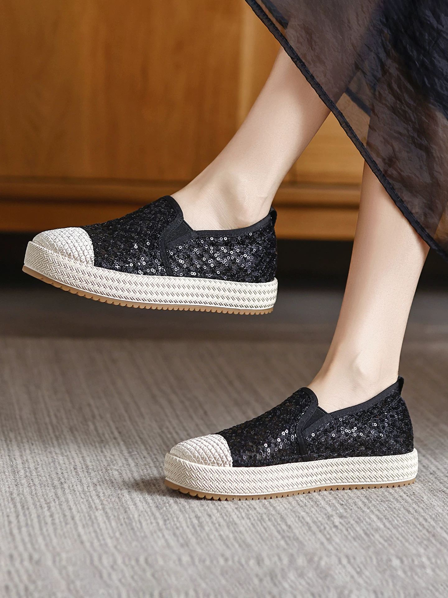 Giày lười lưới đính sequin cho nữ, đế dày, kiểu xỏ chân, giày mùa hè 2026 mỏng thoáng khí, phong cách thường ngày