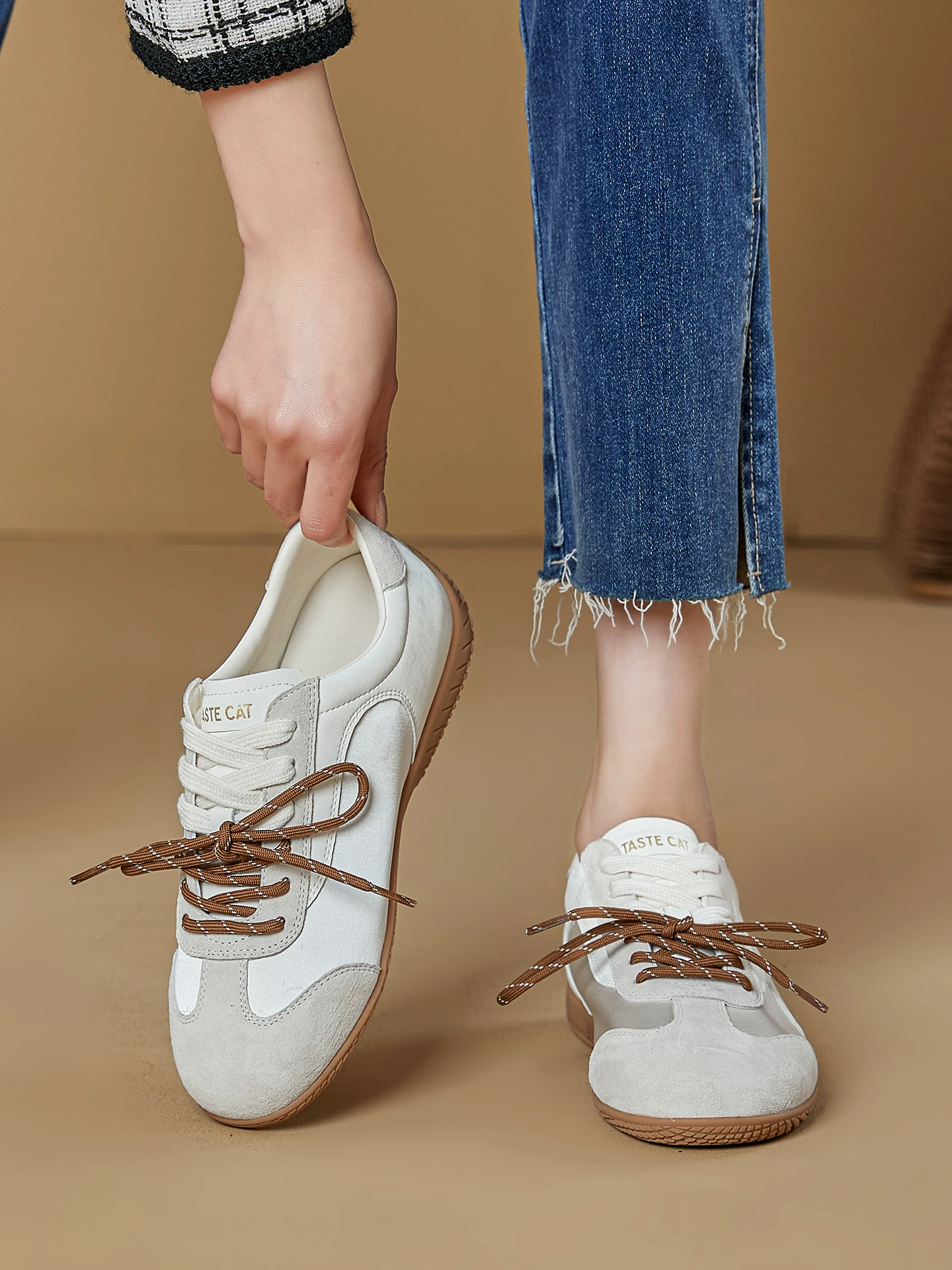 Giày tập luyện kiểu ballet màu tím dành cho nữ, giày Forrest Gump đế mềm, mẫu mới xuân 2026, giày thể thao nhẹ nhàng, phong cách thường ngày.