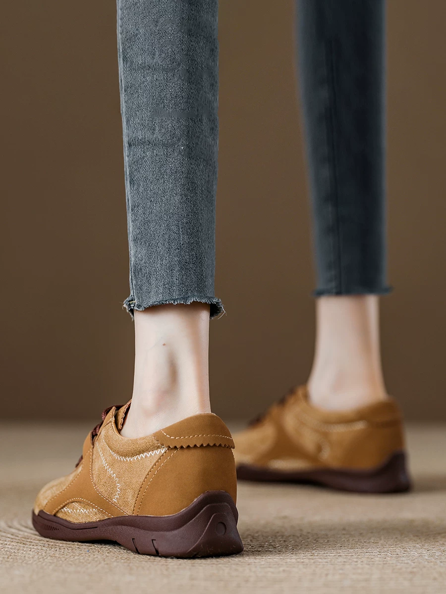 Giày thể thao nữ da bò thật màu nâu, kiểu retro, tăng chiều cao, đế dày, mẫu mới thu 2025.