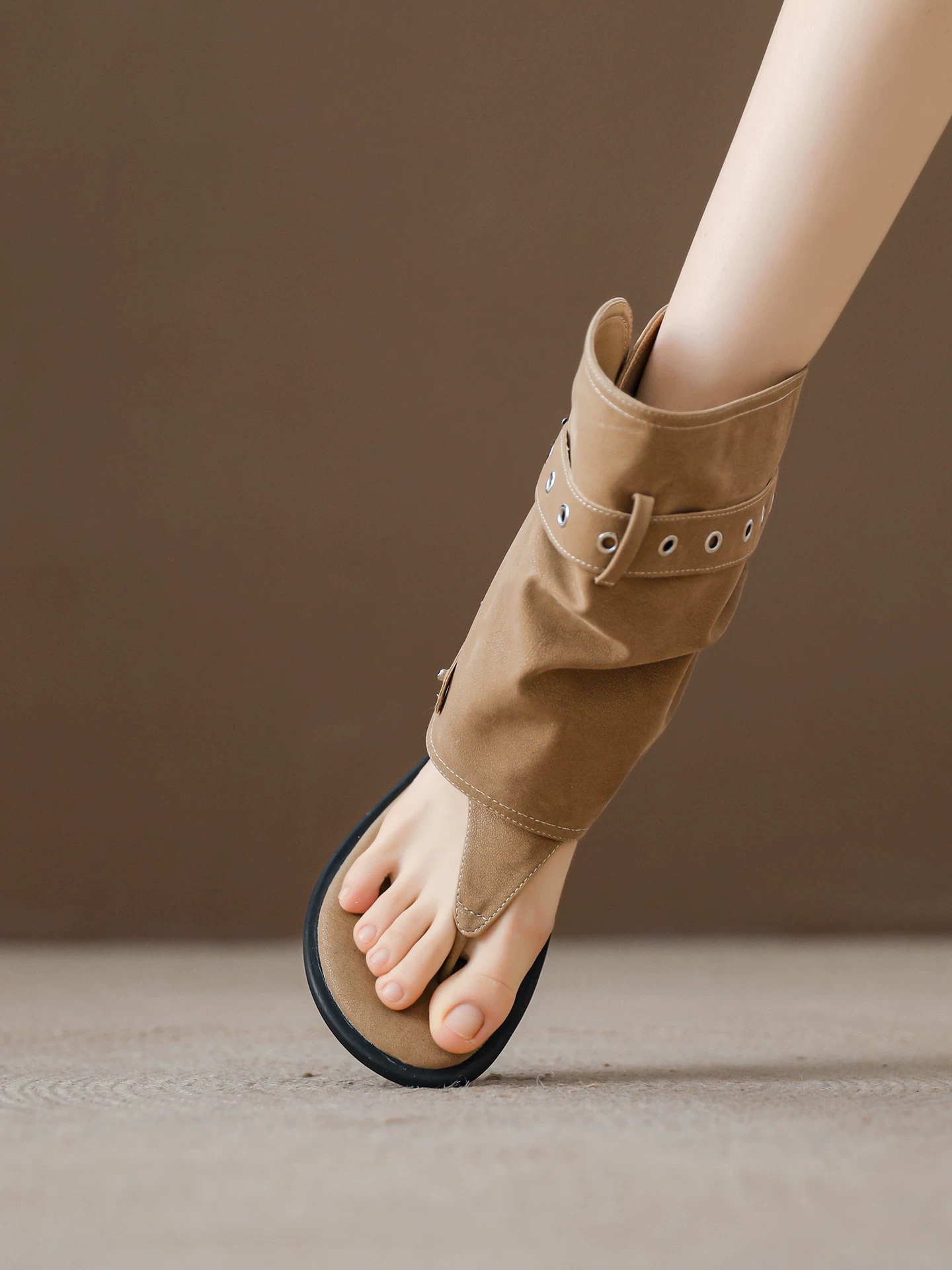Giày sandal đế xuồng mũi nhọn dành cho nữ có đinh tán và khóa cài, giày bốt phong cách hot girl, giày bốt denim mỏng mùa hè 2026, giày sandal kiểu La Mã.