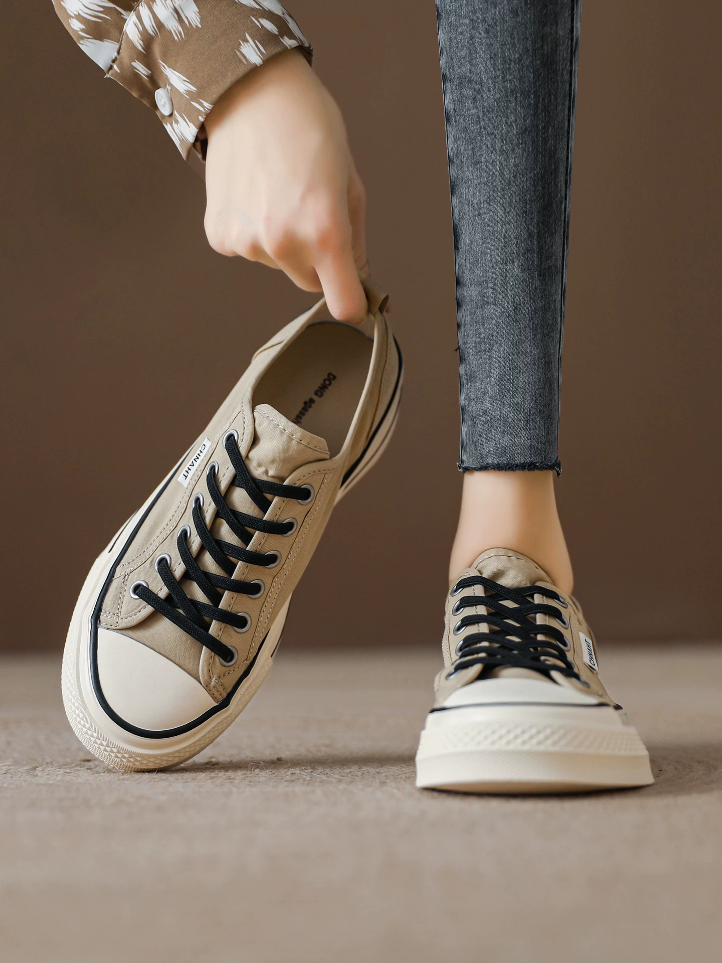 Giày vải lười nữ, giày thể thao đa năng phong cách Hàn Quốc, giày thể thao đế dày thoáng khí mùa hè 2026.