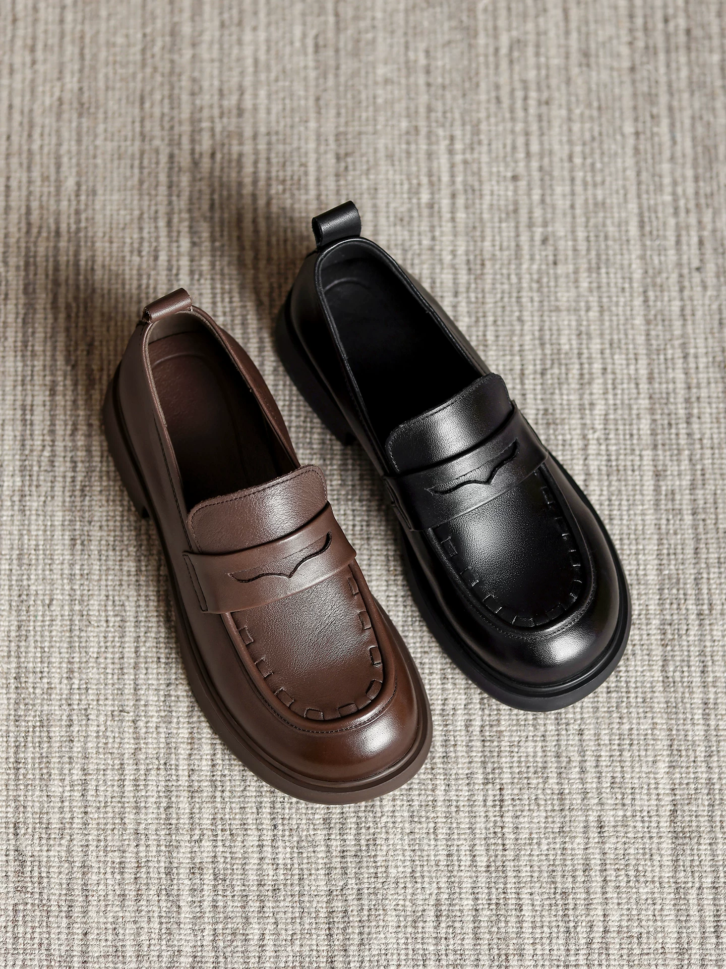 Giày da bò nâu kiểu retro nhỏ gọn dành cho nữ, kiểu dáng Anh, giày lười mùa xuân 2026, kiểu mới, giày da thật dễ mang cho nữ