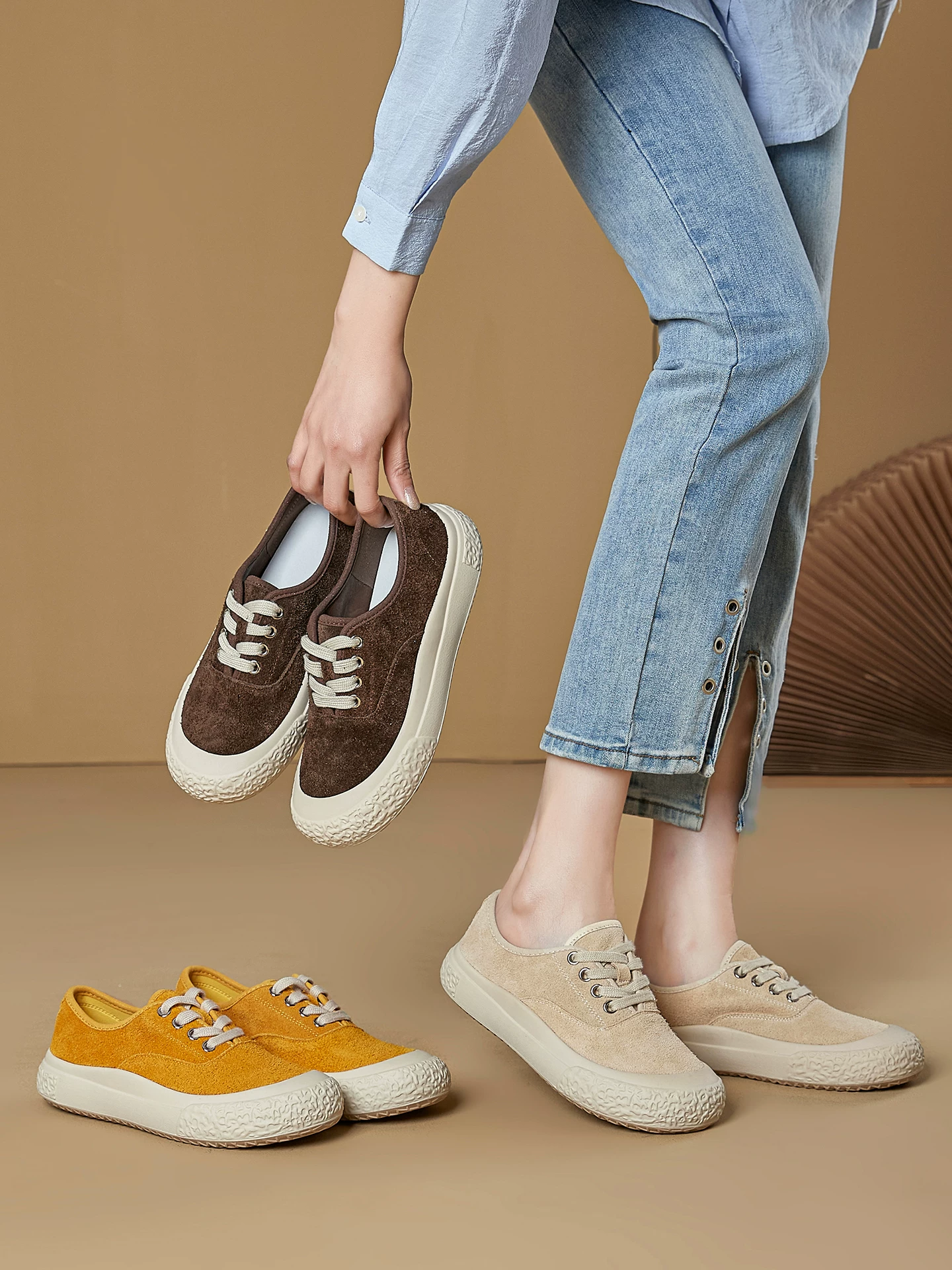 Giày thể thao nữ da bò màu vàng lì kiểu retro, giày casual đế dày da thật đa năng, giày trắng kiểu mới xuân 2026