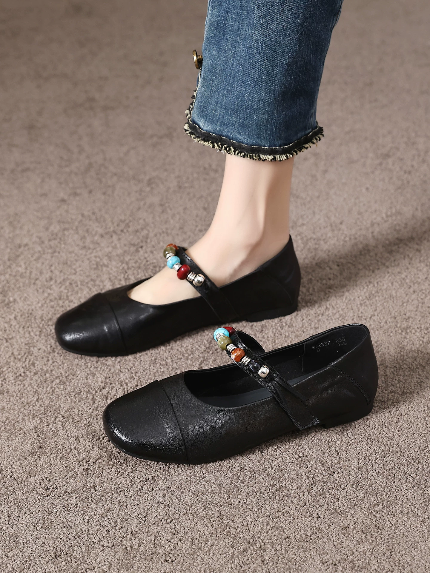 Giày Mary Jane một quai đính hạt phong cách retro dành cho nữ, giày da thật gót thấp, giày đơn miệng nông kiểu mới mùa xuân 2026 dành cho nữ.