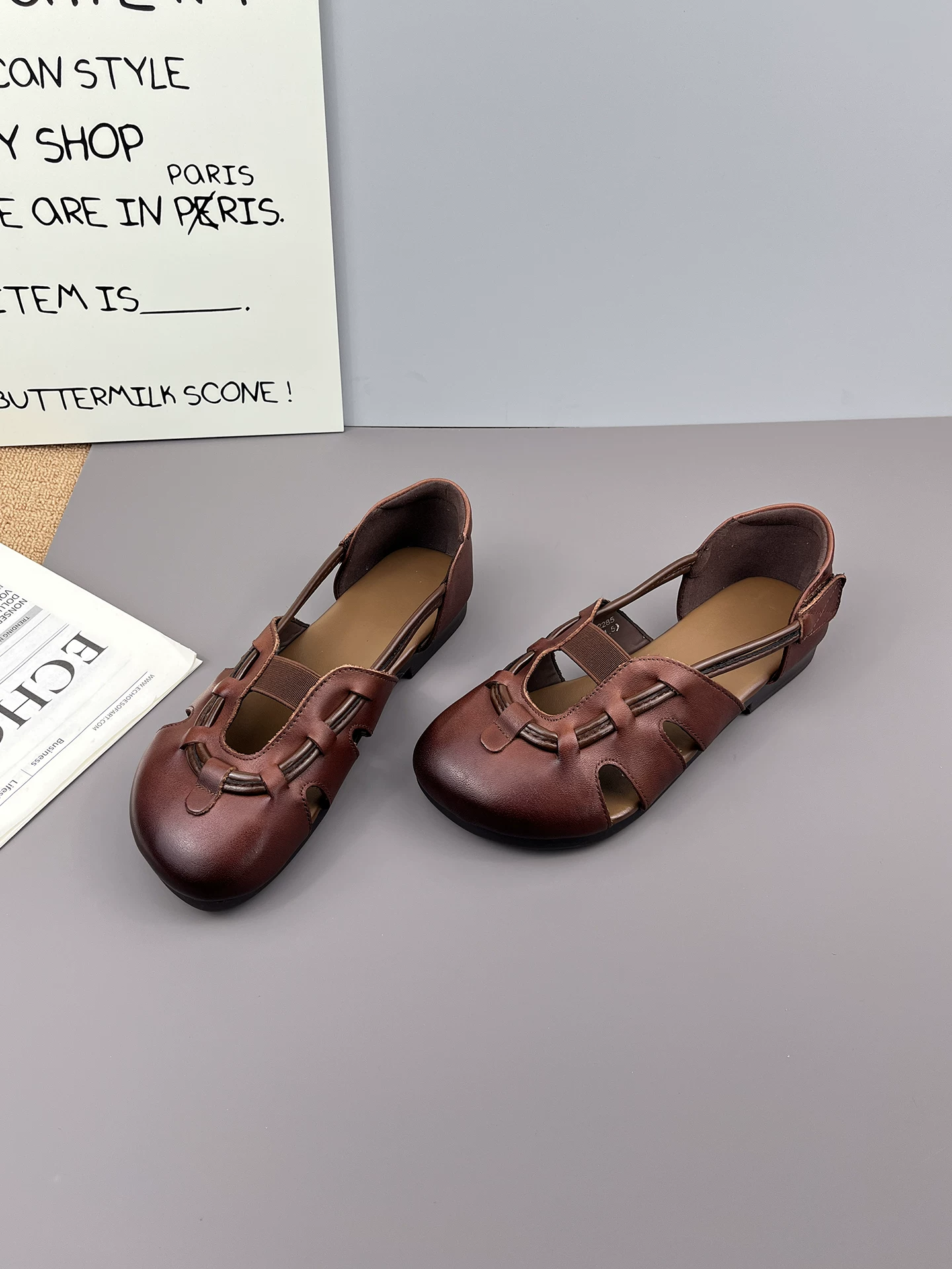 Giày sandal mũi bít bằng da thật cho nữ, giày Mary Jane thoáng khí, kiểu mới mùa hè 2026, sandal La Mã cổ điển bằng da bò.