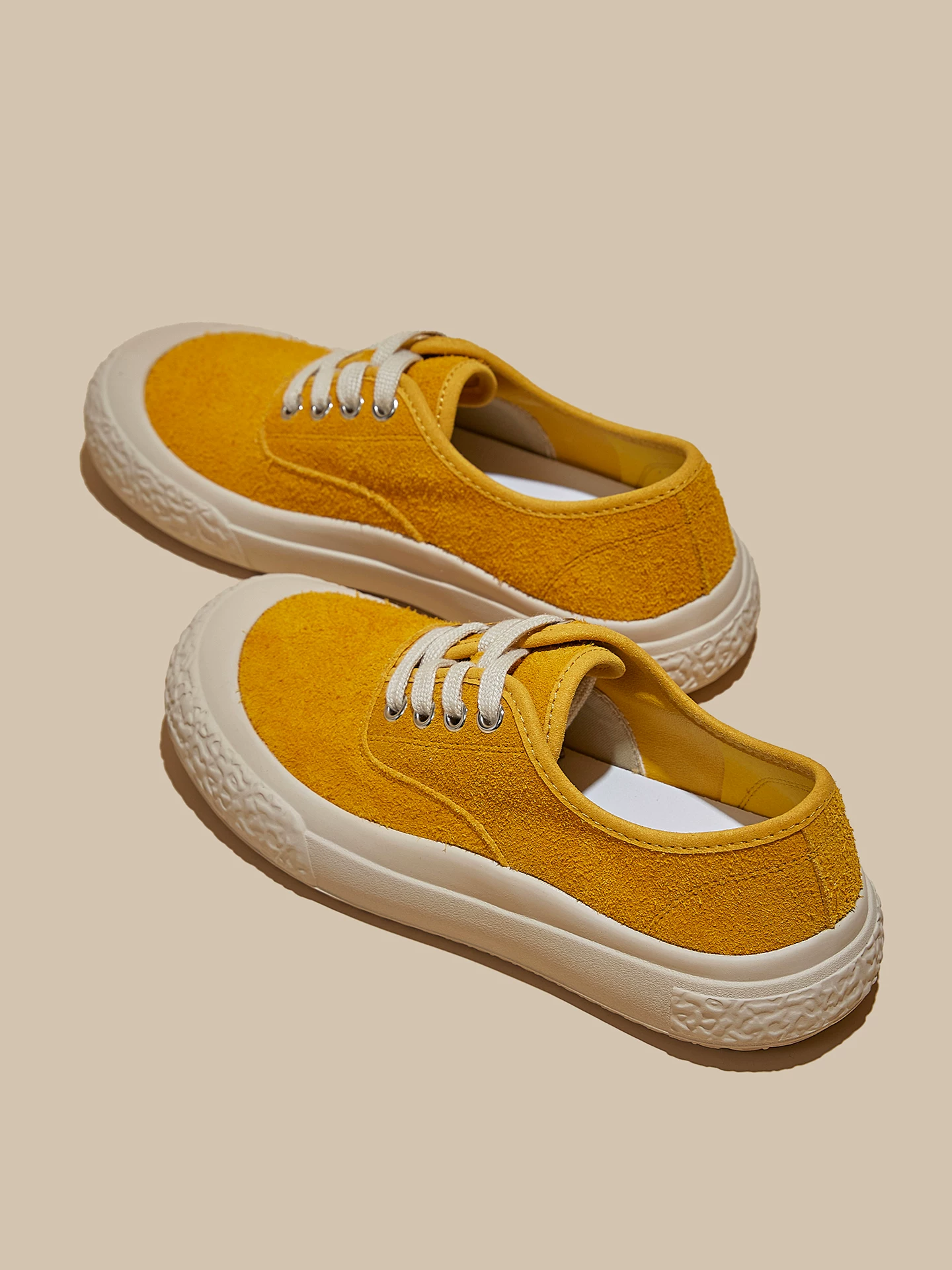 Giày thể thao nữ da bò màu vàng lì kiểu retro, giày casual đế dày da thật đa năng, giày trắng kiểu mới xuân 2026