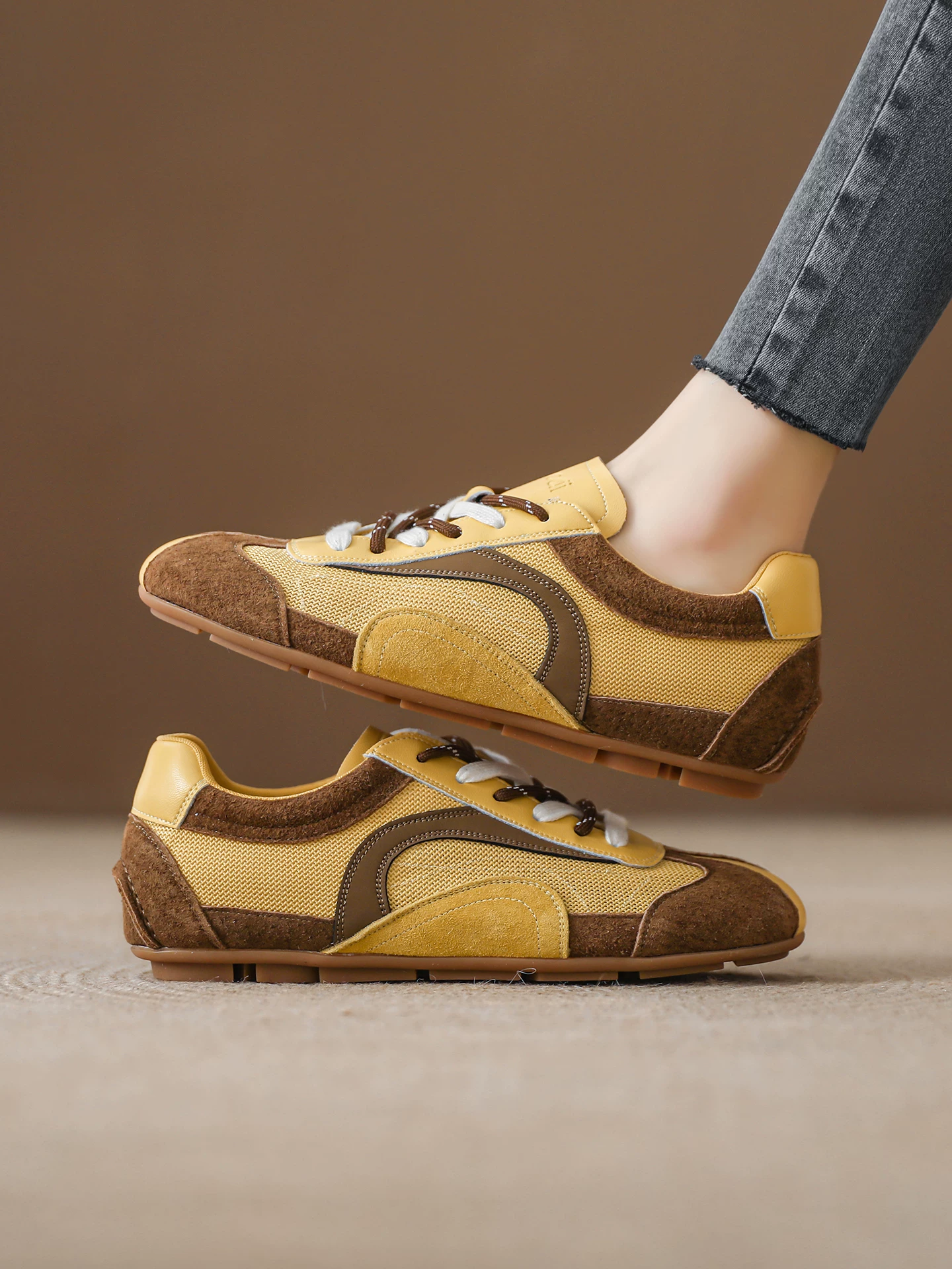 Giày tập luyện Đức đế mỏng retro phối màu dành cho nữ, giày lưới thoáng khí kiểu Forrest Gump, giày thể thao đế mềm mỏng mùa xuân 2026.
