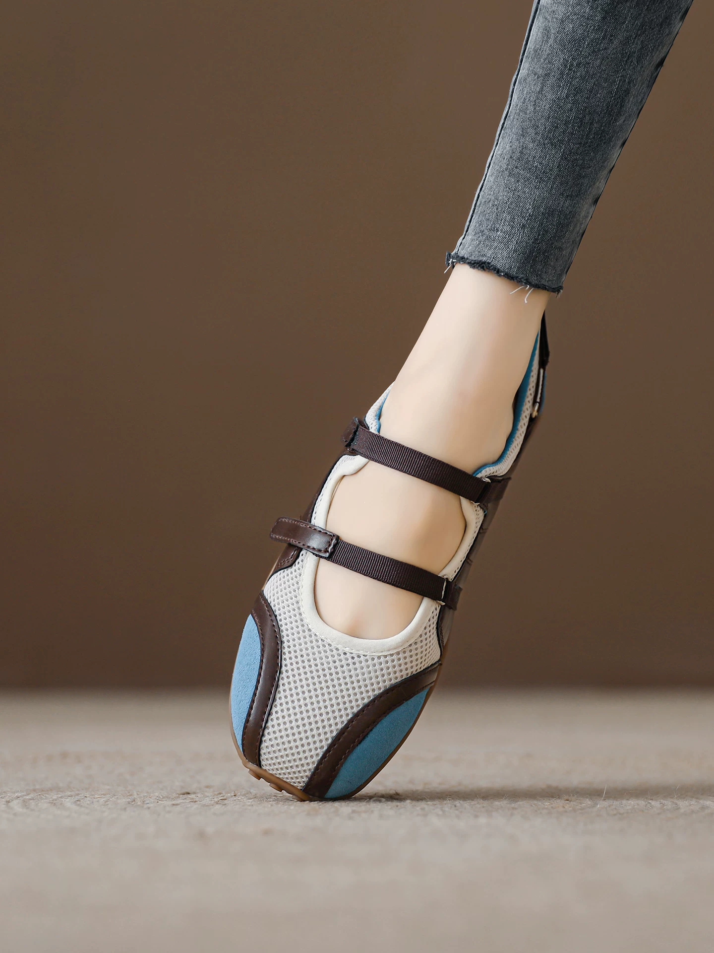 Giày sandal Mary Jane thể thao đa năng dành cho nữ, giày tập kiểu ballet đế thấp, giày lưới thoáng khí thời trang mùa hè 2026.