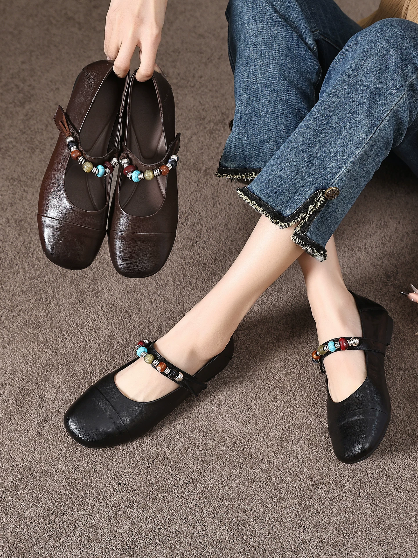 Giày Mary Jane một quai đính hạt phong cách retro dành cho nữ, giày da thật gót thấp, giày đơn miệng nông kiểu mới mùa xuân 2026 dành cho nữ.