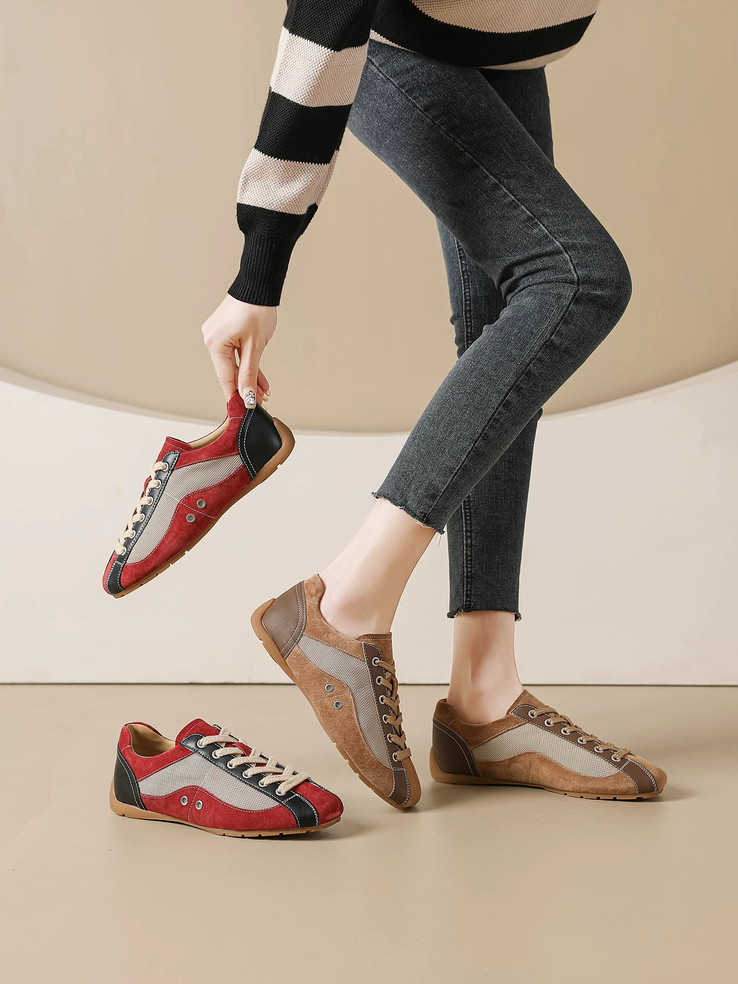 Giày tập luyện Đức đế mỏng màu đỏ dành cho nữ, giày thể thao Forrest Gump retro mới mùa xuân 2026, giày thể thao nhẹ đế mềm.