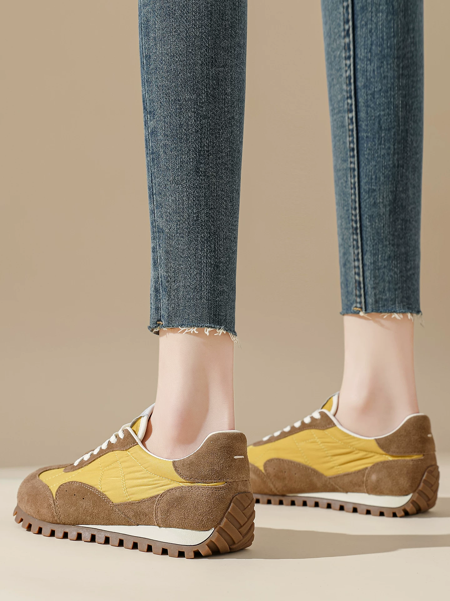 Giày thể thao Đức đa năng ngoài trời dành cho nữ, giày Forrest Gump đế dày phối màu retro, giày thể thao nhẹ nhàng thời trang mùa xuân 2026.