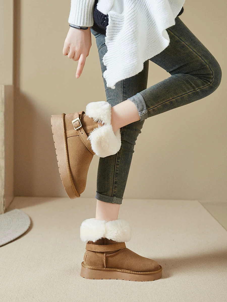 Giày bốt len nữ đế dày, kiểu dáng hai cách mang, lót lông cừu giữa bắp chân, kiểu mới mùa đông 2025, lót lông cừu dày dặn, giày bông Đông Bắc.