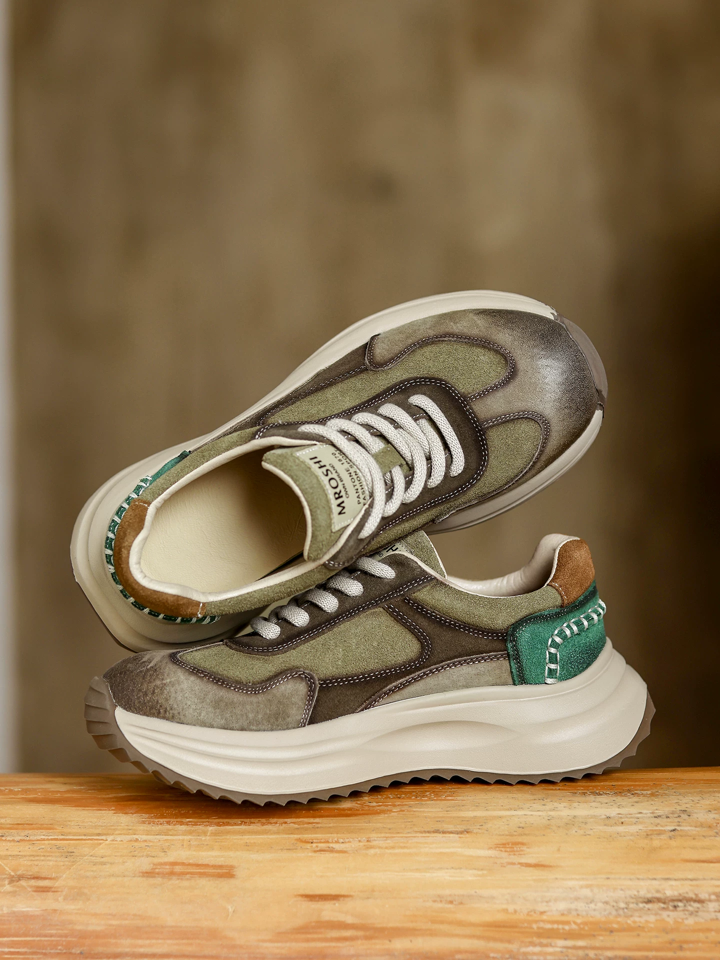 Giày dad shoes nữ phối màu da bò, giày Forrest Gump retro đế dày bằng da thật, giày thể thao nhẹ nhàng mùa xuân 2026 mới.