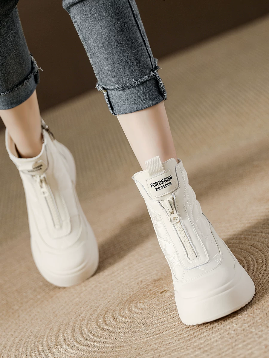 Giày bốt nữ đế dày, chống thấm nước, chống trơn trượt, giữ ấm cho nhiệt độ dưới 0 độ, bốt ngắn, mẫu mới mùa đông 2024, lót lông cừu, dày dặn, giày cotton thường ngày.