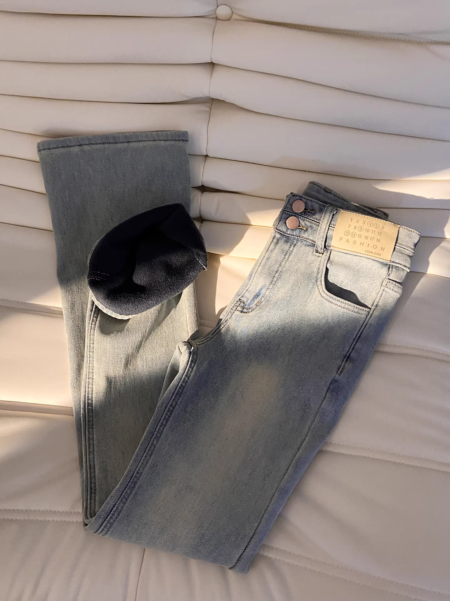 Quần jeans ống loe dày lót lông cừu đen La Chapelle dành cho nữ, kiểu dáng ôm dáng, size nhỏ, mùa thu đông 2025