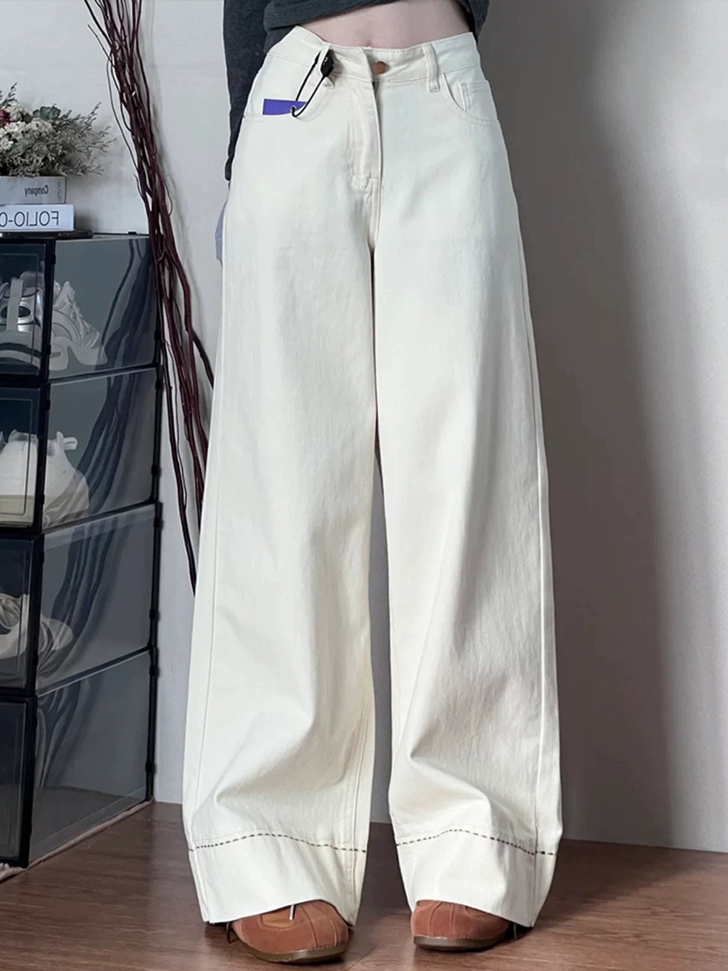 Quần jeans trắng La Chapelle ống rộng, cạp cao, dáng suông, dành cho nữ, mẫu mới thu đông 2025, phù hợp với người nhỏ nhắn