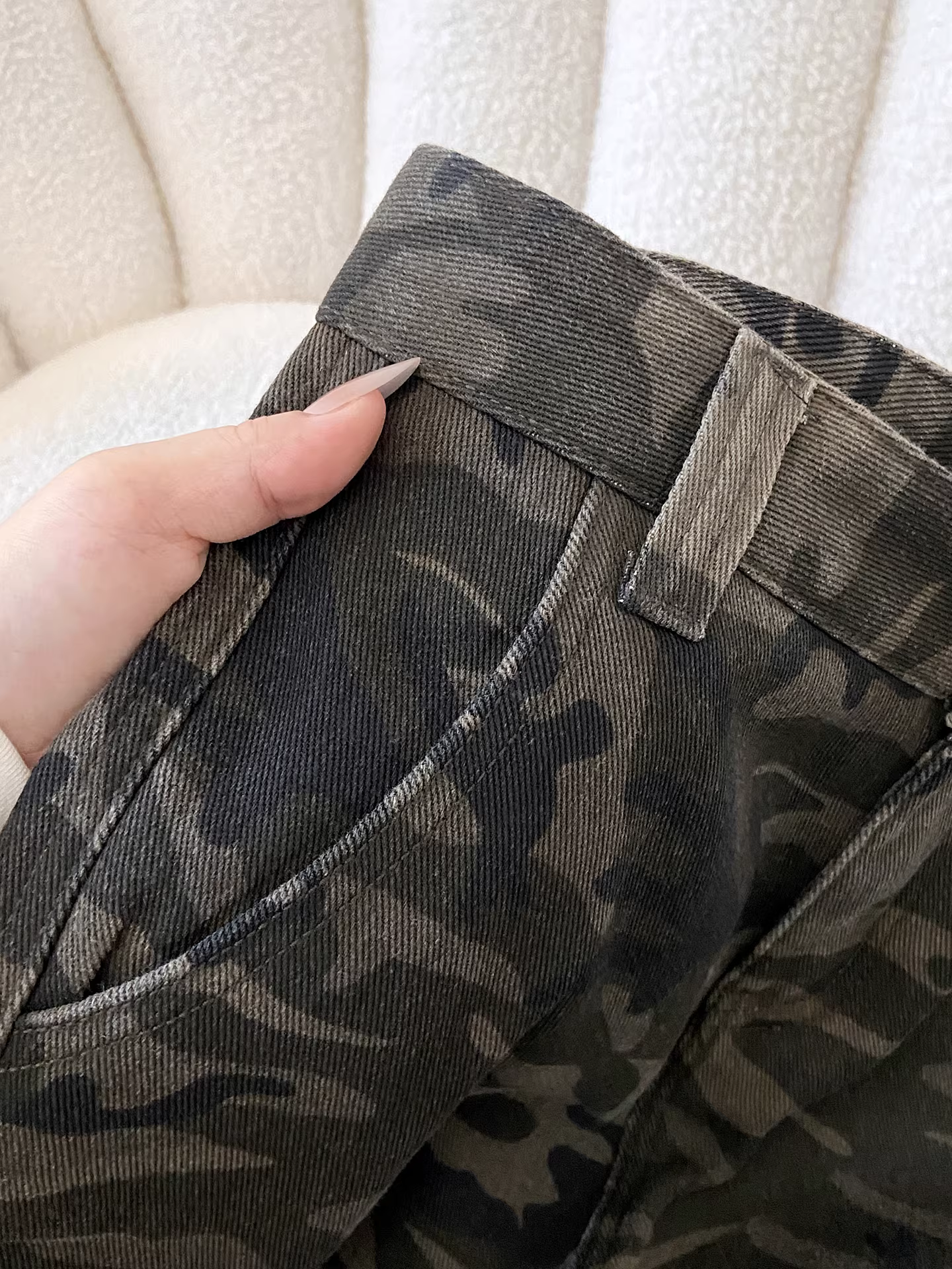 Quần jean nữ La Chapelle lót lông cừu dày, dáng loe, kiểu dáng ôm sát, mùa thu đông 2025, kiểu quần chuông, thích hợp làm quần công sở