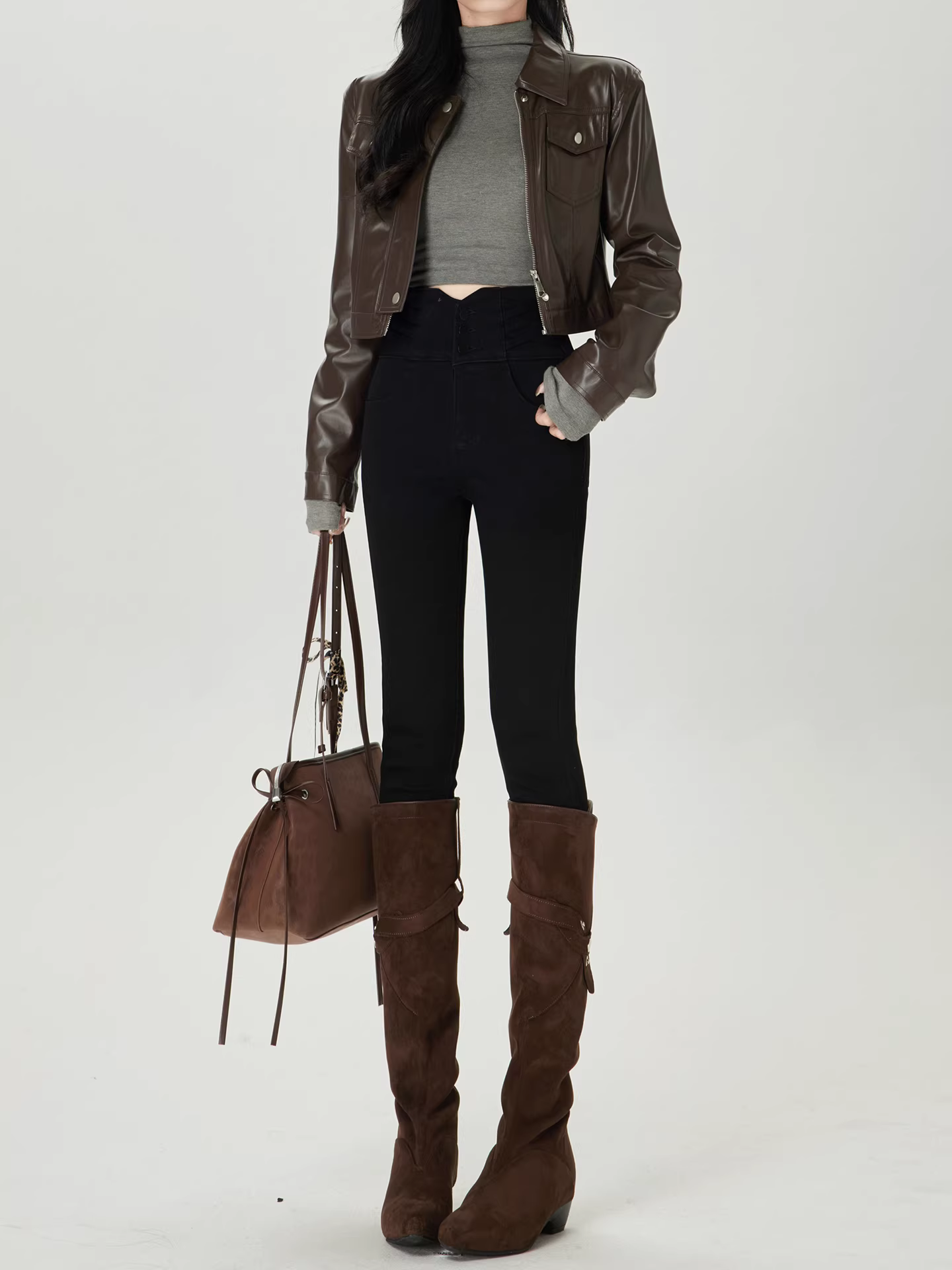 Quần jean nữ La Chapelle màu đen, lót lông cừu, dày, ôm dáng, kiểu dáng mới thu đông 2025, kiểu dáng ôm sát.