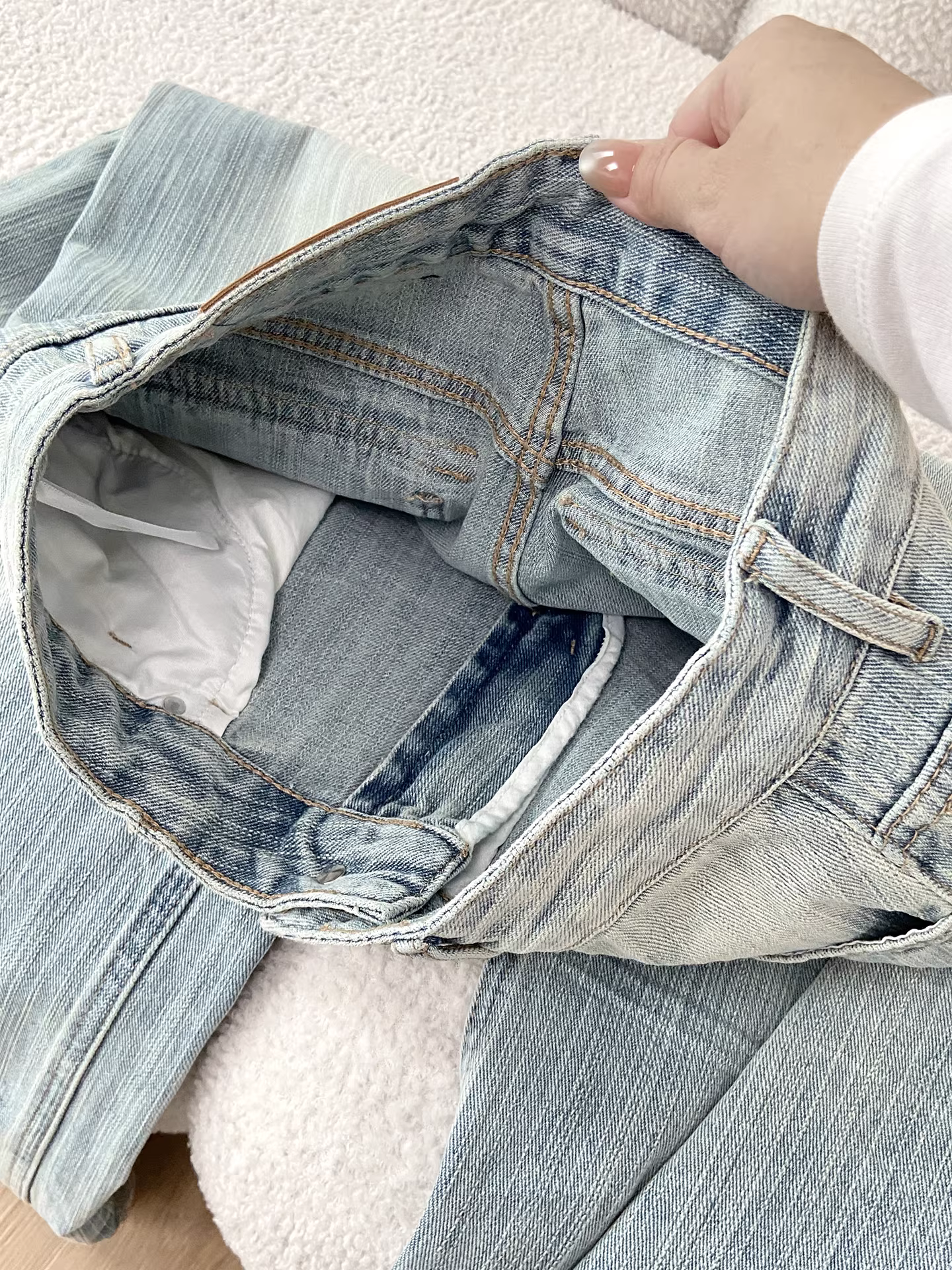 Quần jeans ống rộng màu sáng La Chapelle dành cho nữ, mẫu mới thu đông 2025, cạp cao, dáng rộng, xếp ly, ống thẳng