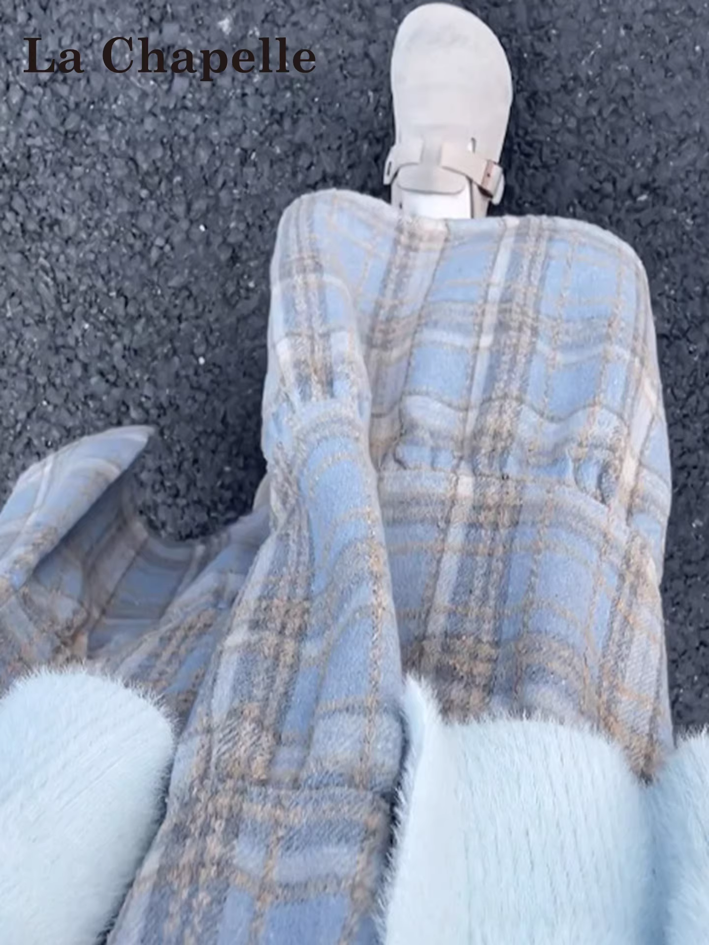 Váy len kẻ xanh La Chapelle dành cho nữ 2025, kiểu dáng mới thu đông, cạp cao, dáng chữ A, dài trung bình, xếp tầng