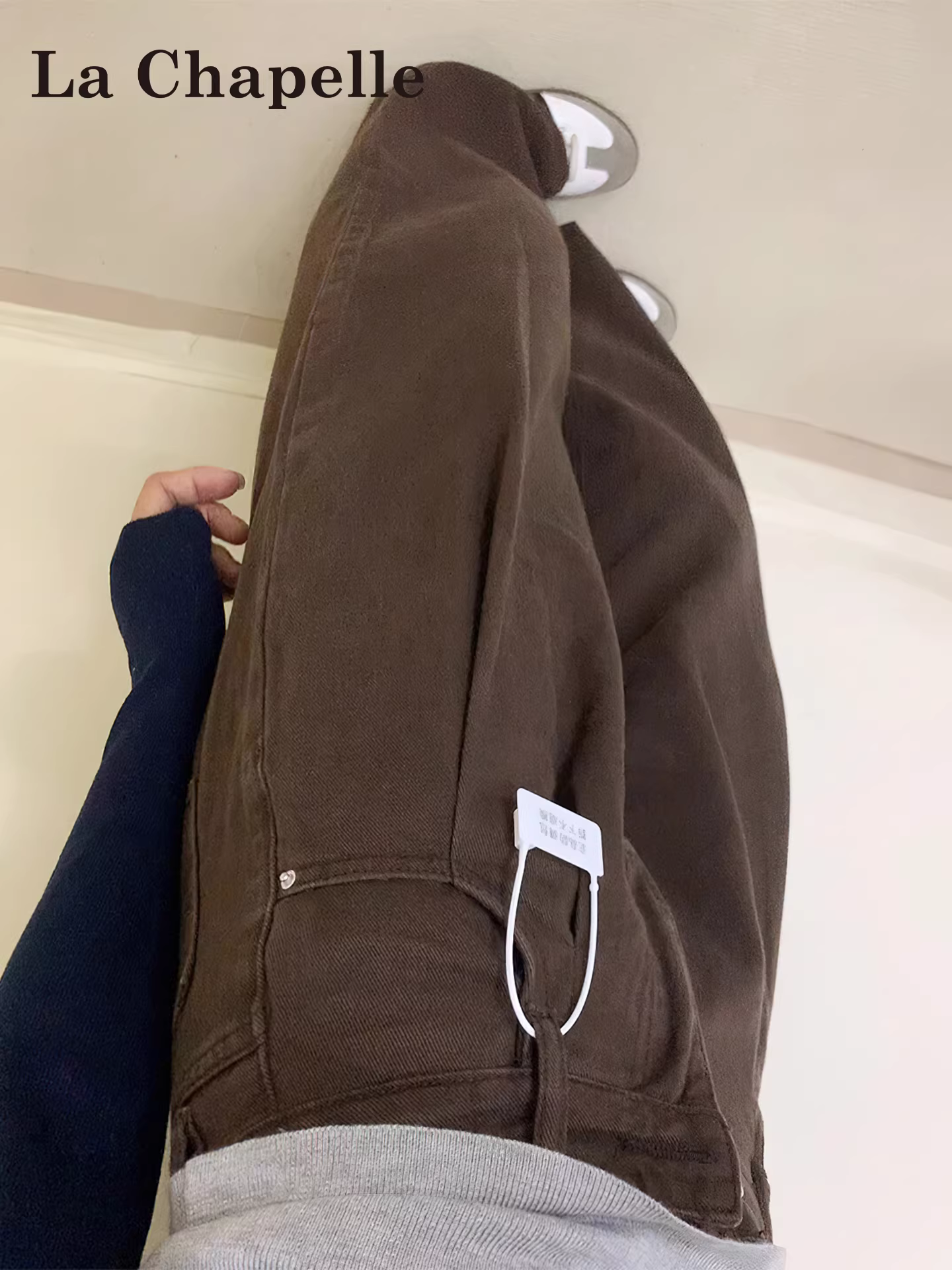 Quần jeans ống rộng lót lông màu cà phê La Chapelle dành cho nữ, mẫu mới thu đông 2025, cạp cao, dáng thẳng Melard