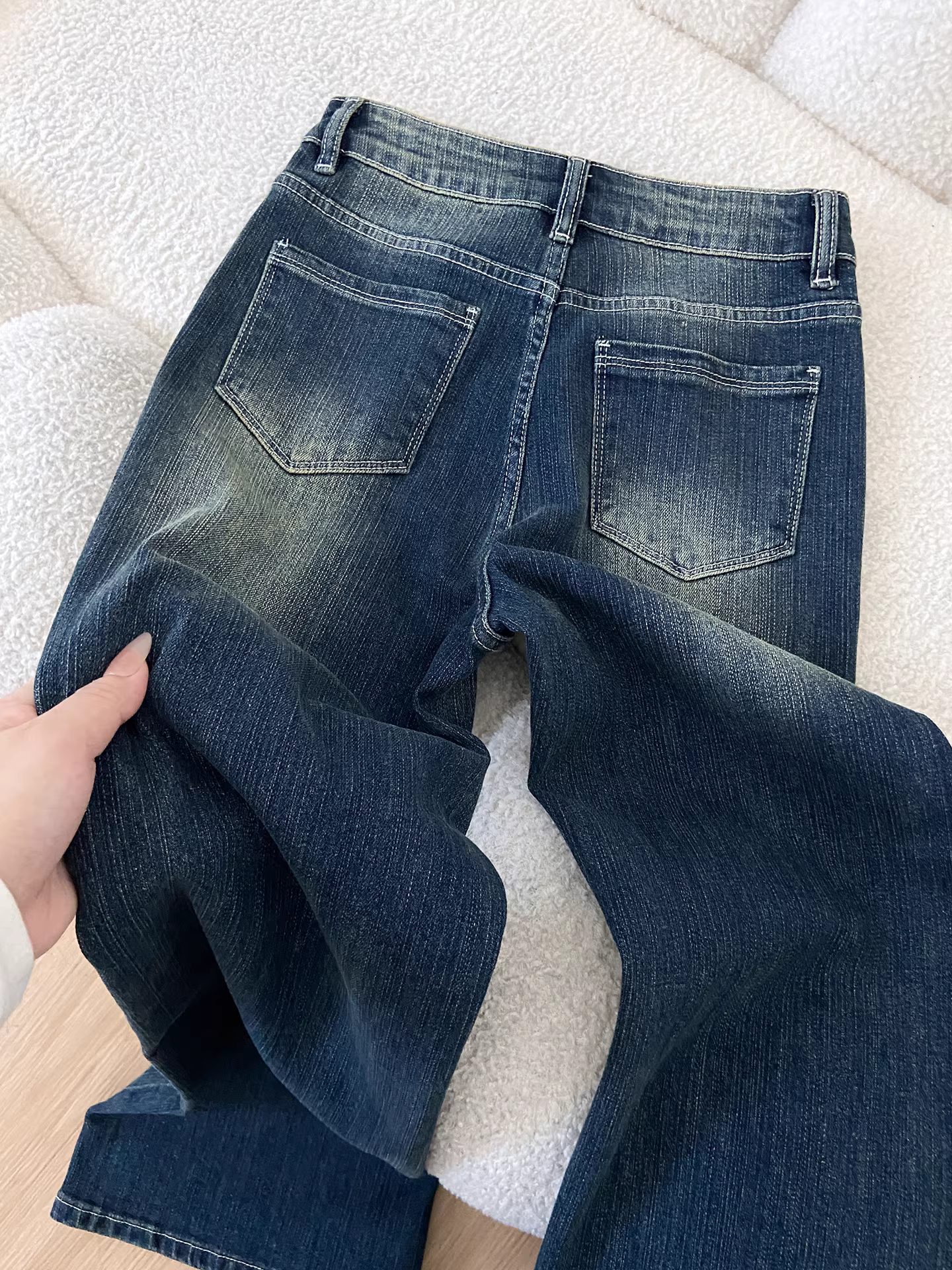 Quần jean đen dáng loe La Chapelle dành cho nữ, mẫu mới thu đông 2025, kiểu dáng ôm dáng, ống chuông, size nhỏ.