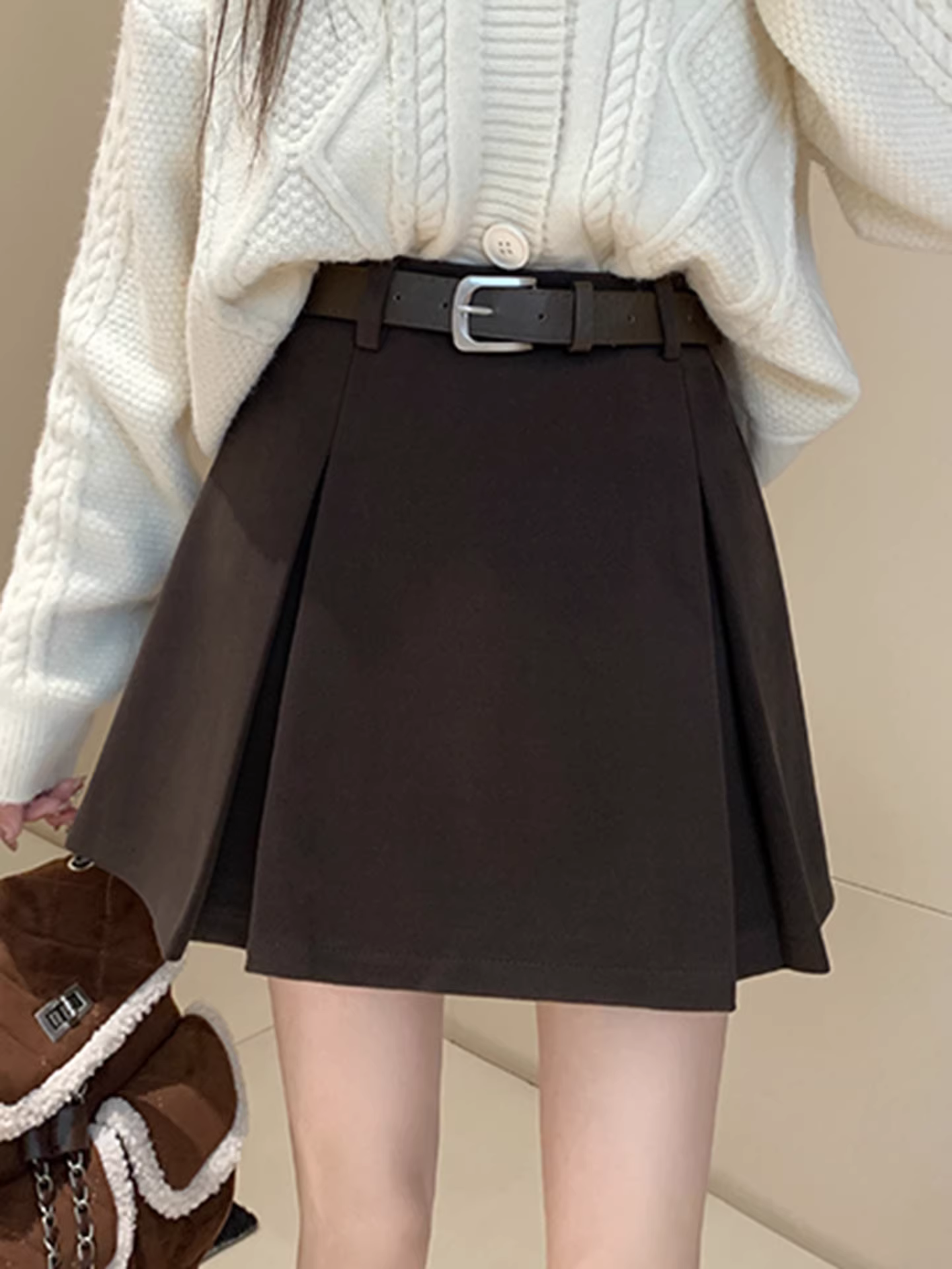 Váy xếp ly màu xám La Chapelle dành cho nữ, kiểu mới thu đông 2025, chất liệu len, dáng chữ A ôm sát, lưng cao, ngắn.