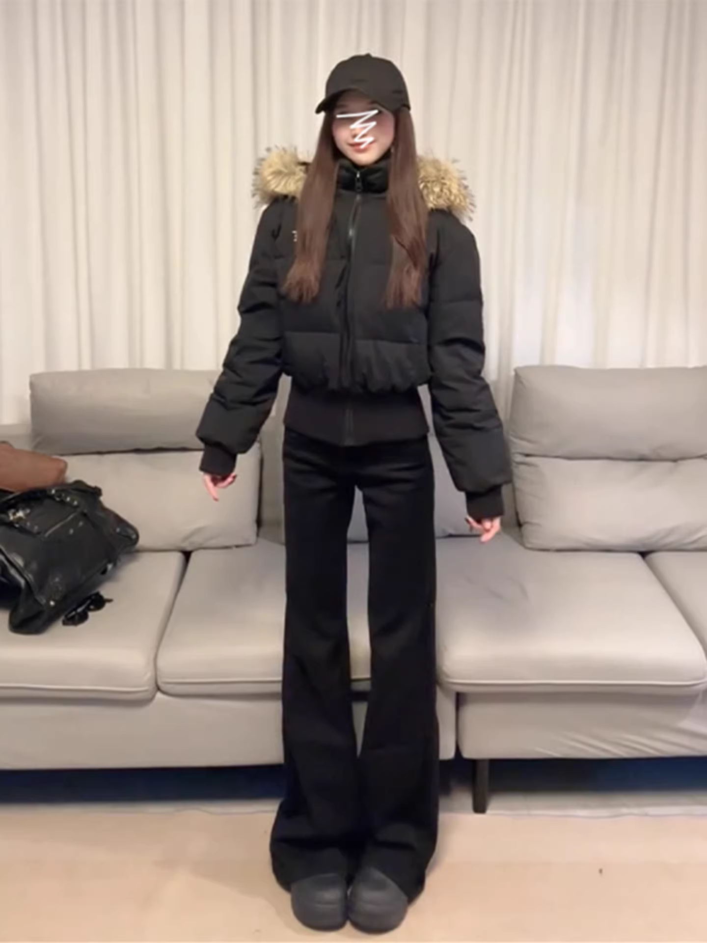 Quần jeans ống loe dày lót lông cừu đen La Chapelle dành cho nữ, mẫu mới thu đông 2025, kiểu dáng nhỏ nhắn