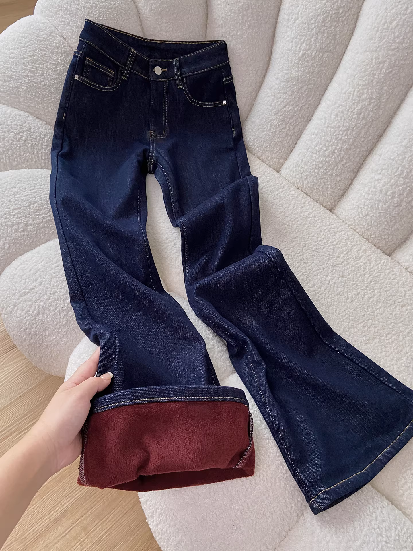 Quần jeans ống loe lót lông trắng La Chapelle dành cho nữ, mẫu mới thu đông 2025, cạp cao, ôm dáng, kiểu chuông