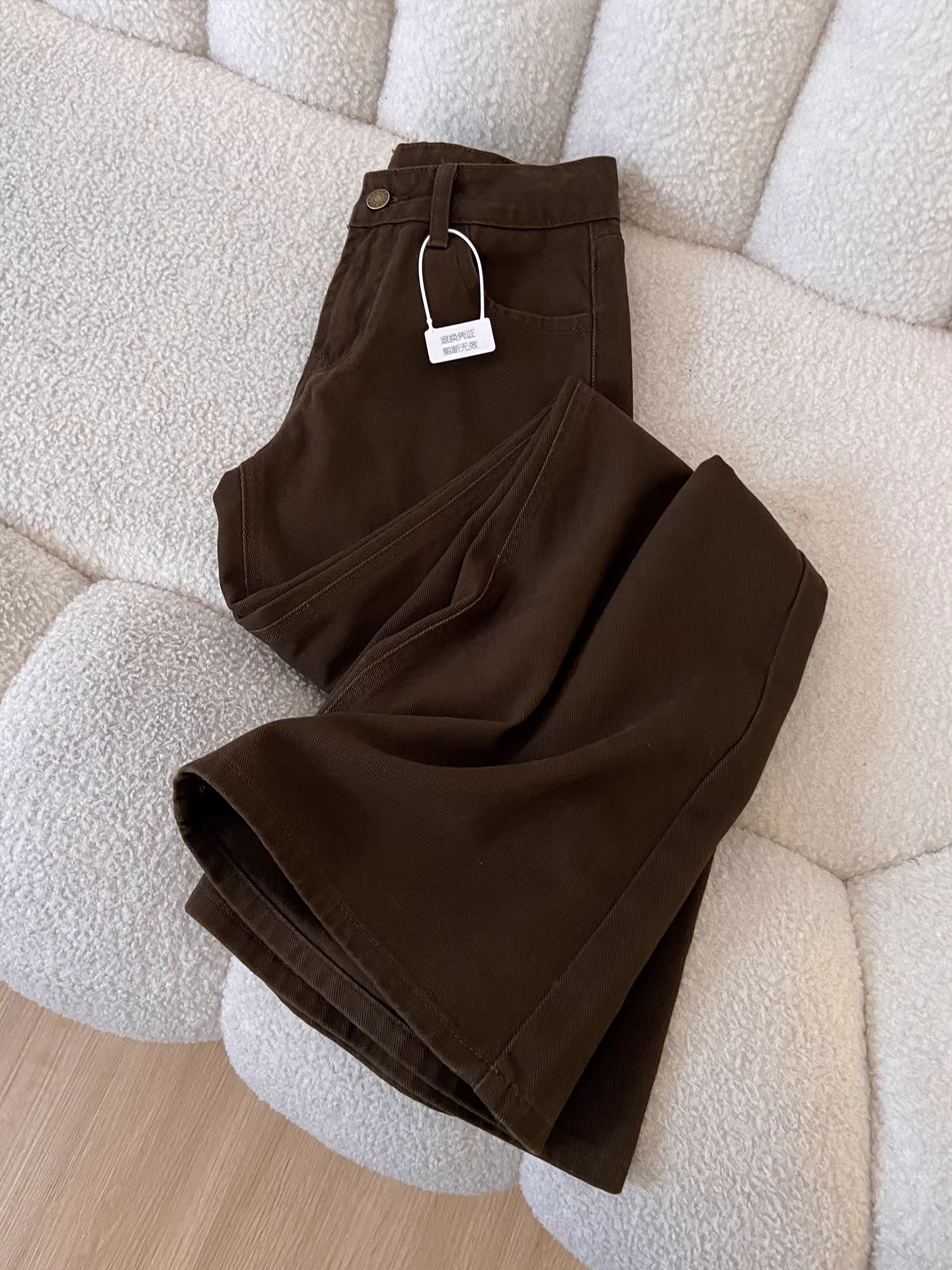 Quần jean nữ La Chapelle màu cà phê, lót lông cừu dày, dáng loe, kiểu mới mùa đông 2025, quần bootcut dáng nhỏ nhắn.