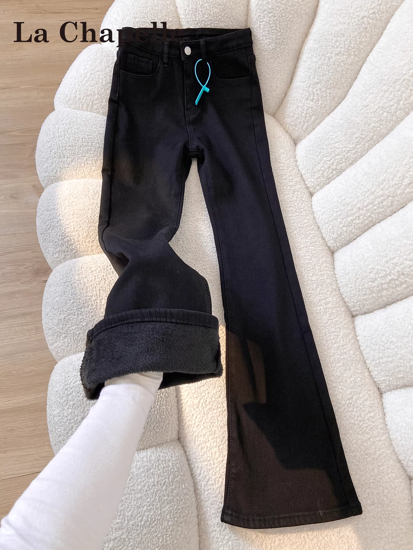 Quần jeans ống loe dày lót lông cừu đen La Chapelle dành cho nữ, mẫu mới thu đông 2025, cạp cao