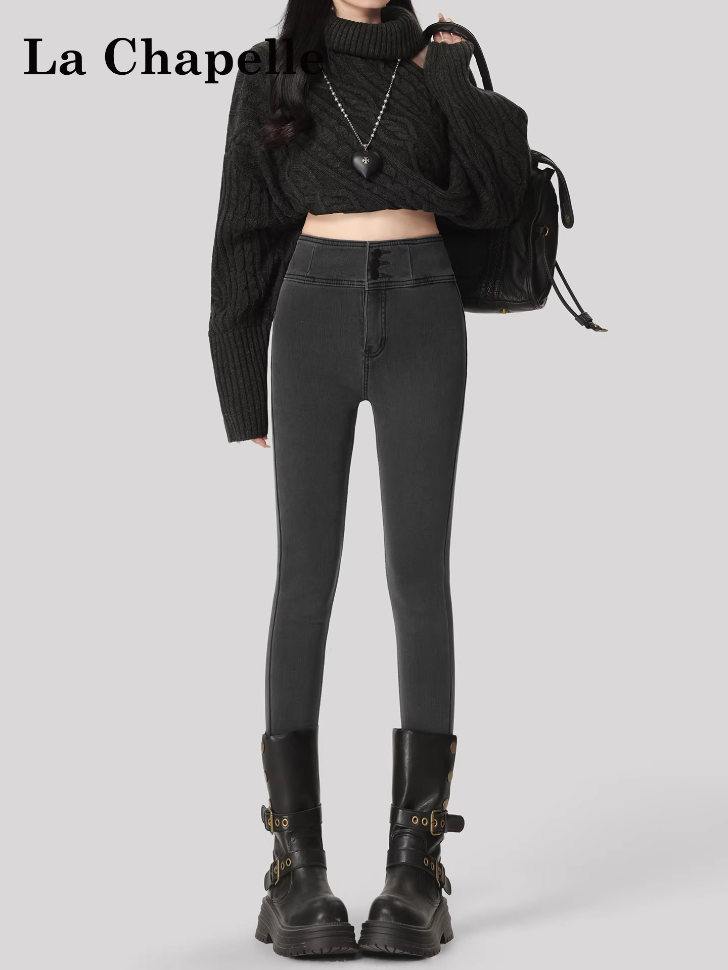 Quần jean nữ La Chapelle lót lông dày, kiểu dáng ôm sát, cạp cao, dài đến mắt cá chân, mẫu mới mùa đông 2025.