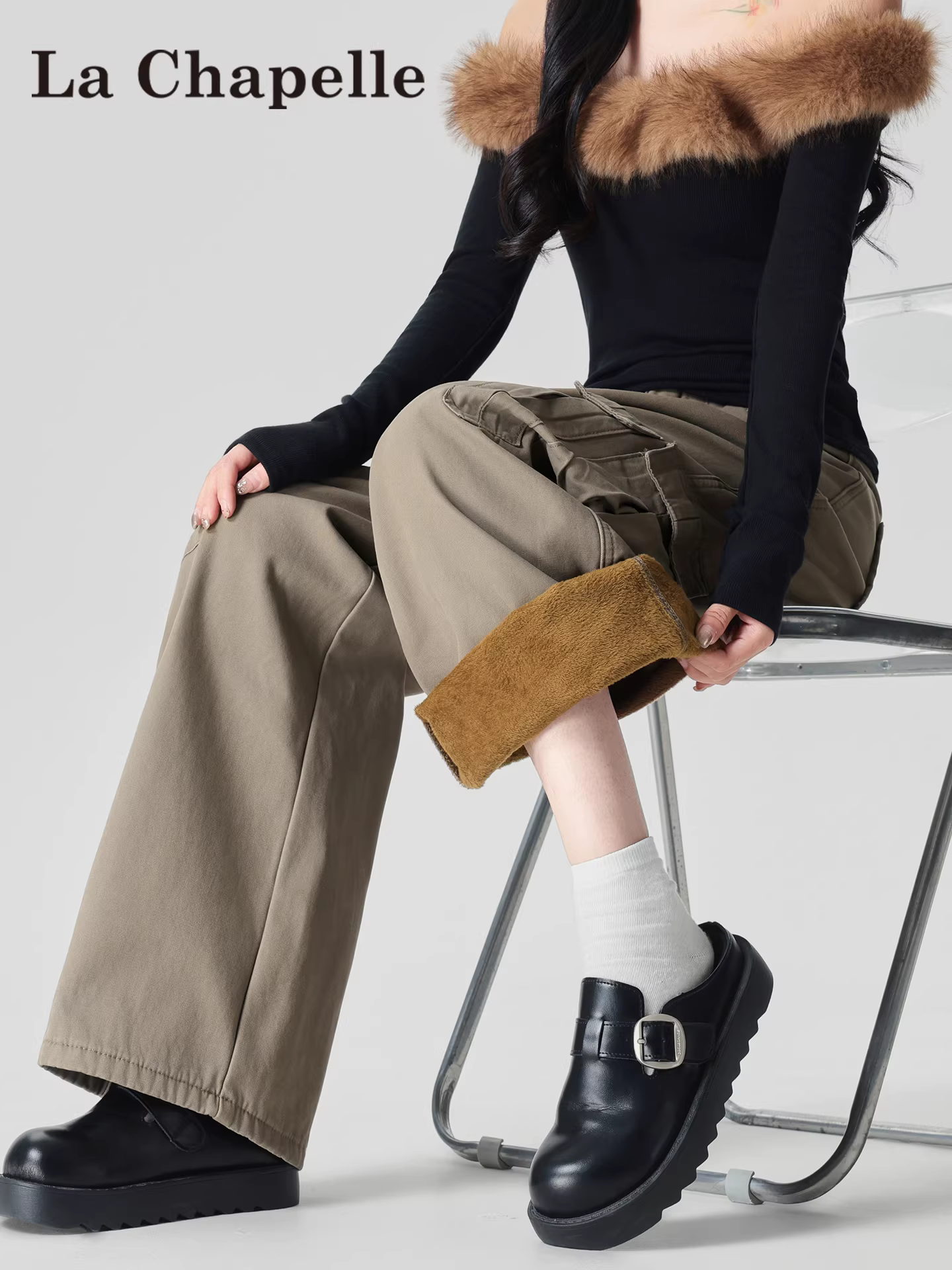Quần cargo ống rộng lưng cao màu nâu La Chapelle dành cho nữ, kiểu mới thu đông 2025, dáng rộng, tôn dáng, quần ống đứng mặc thường ngày.
