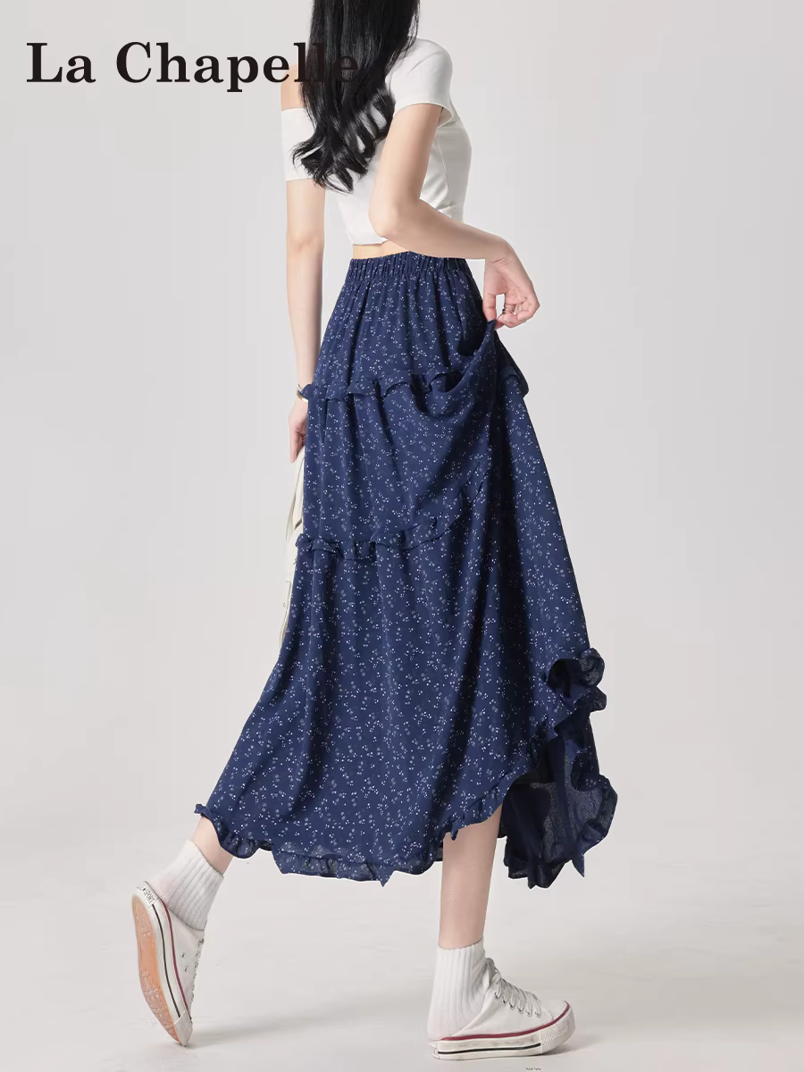Váy bánh bèo hoa xanh La Chapelle dành cho nữ, mẫu mới thu đông 2025, cạp cao, dáng ôm, chất liệu mềm mại, kiểu dáng xòe chữ A.