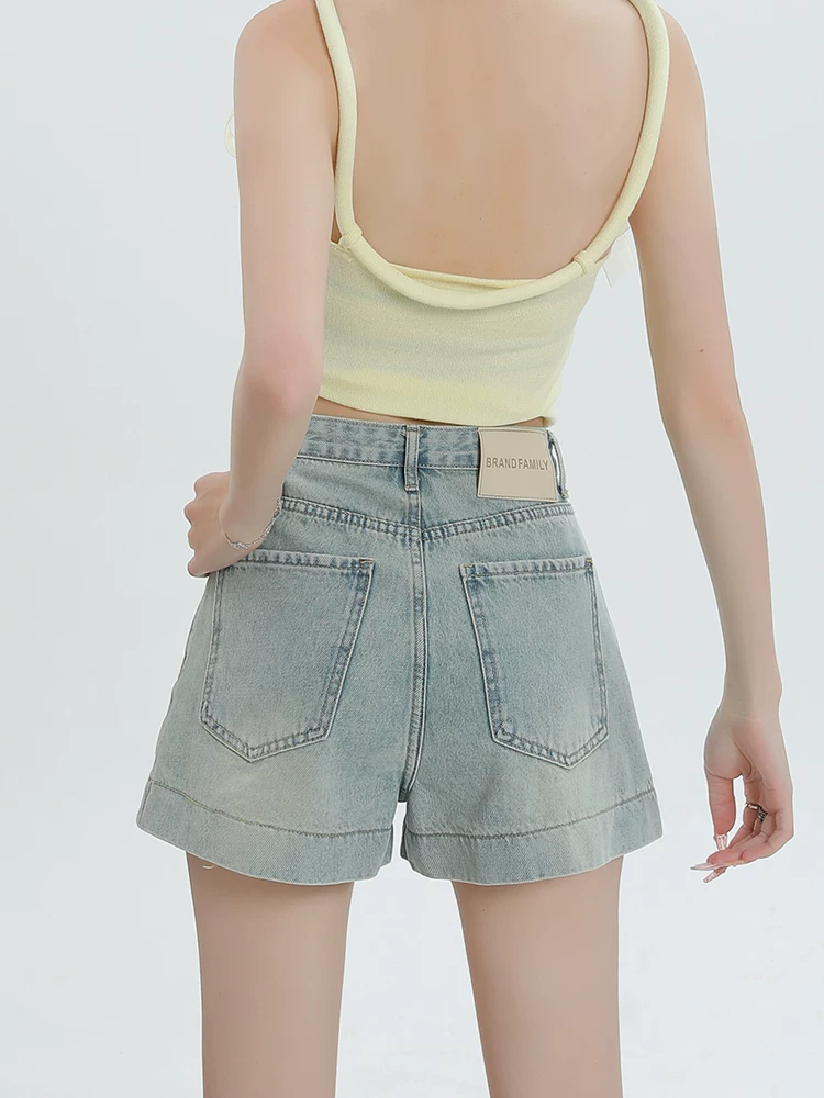 Quần short denim lưng cao màu sáng La Chapelle dành cho nữ, mẫu mới hè 2025, kiểu dáng nhỏ nhắn, siêu ngắn, dáng chữ A, dành cho các cô gái xinh xắn.