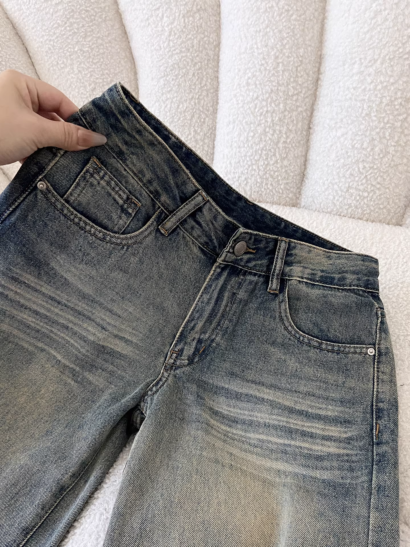 Quần jeans dáng loe kiểu Mỹ La Chapelle dành cho nữ, mẫu mới thu đông 2025, cạp cao, không bó sát.