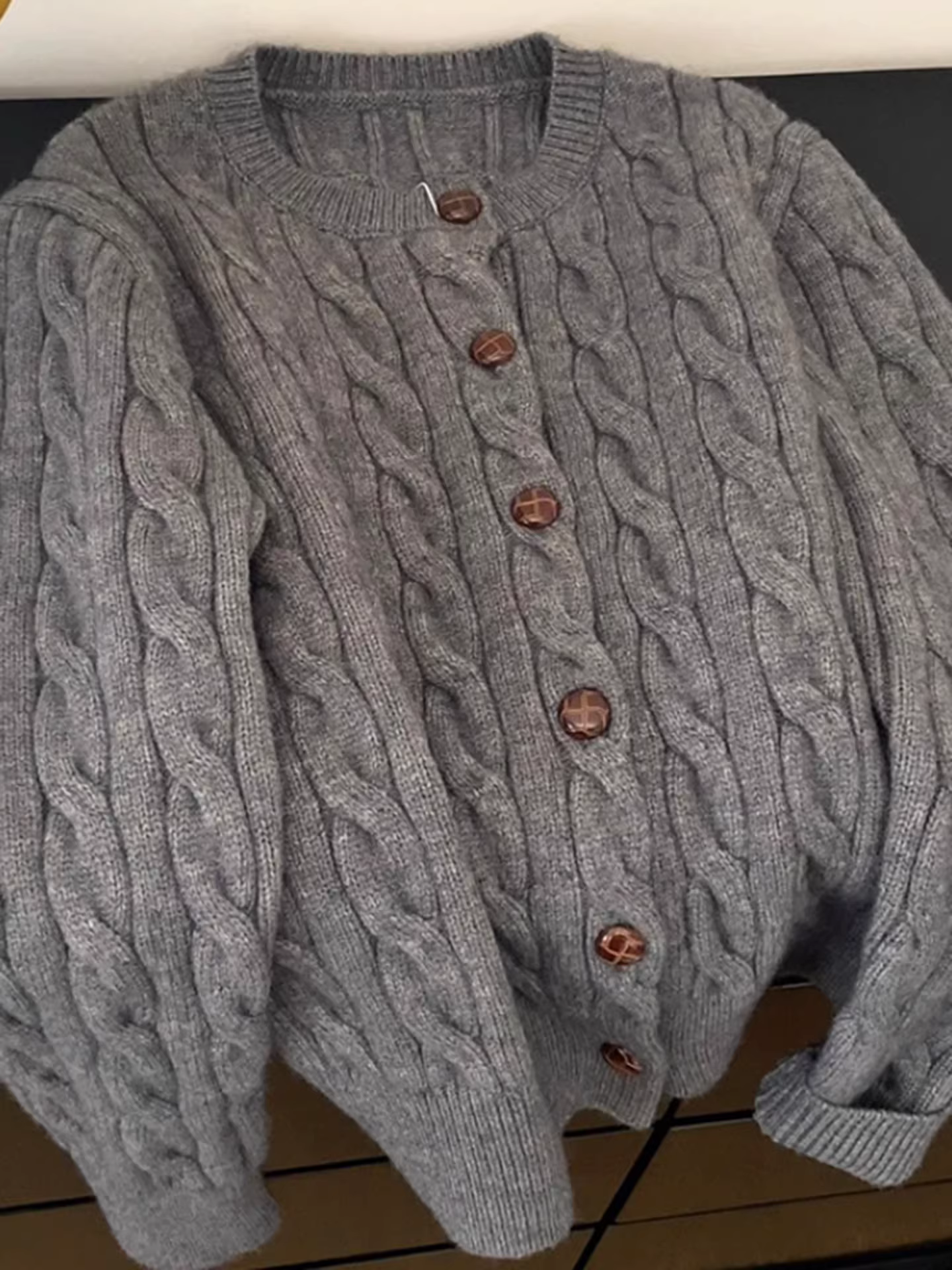 Áo len dệt kim màu xám La Chapelle dành cho nữ 2025 mới mùa thu đông áo khoác kiểu dáng rộng rãi giản dị