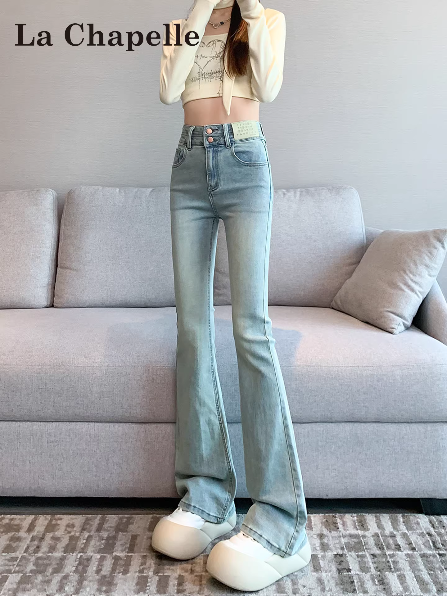 Quần jeans ống loe lót lông màu sáng La Chapelle dành cho nữ, mẫu mới thu đông 2025, cạp cao, dáng nhỏ nhắn, ôm sát, kiểu chuông